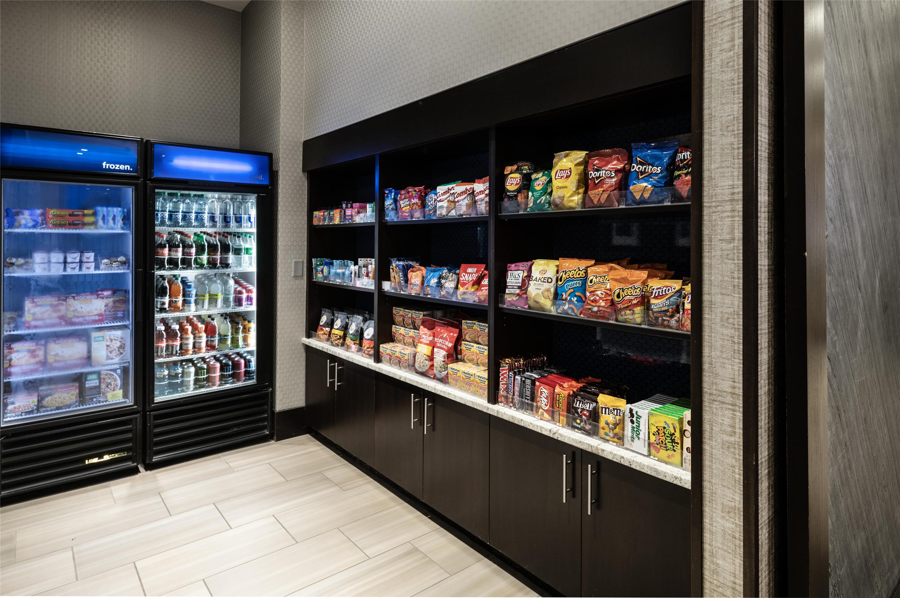 Restaurant | Hampton Inn & Suites Portsmouth Downtown