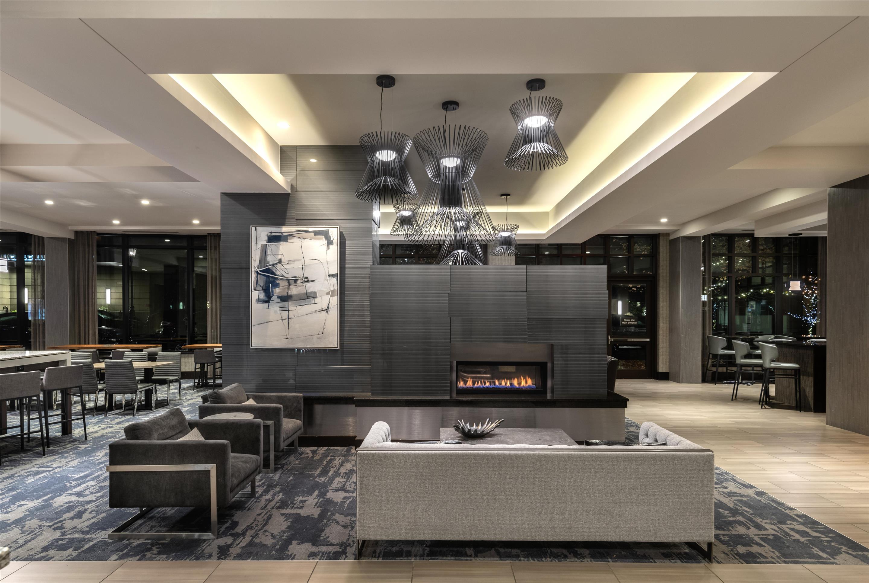 Lobby | Hampton Inn & Suites Portsmouth Downtown