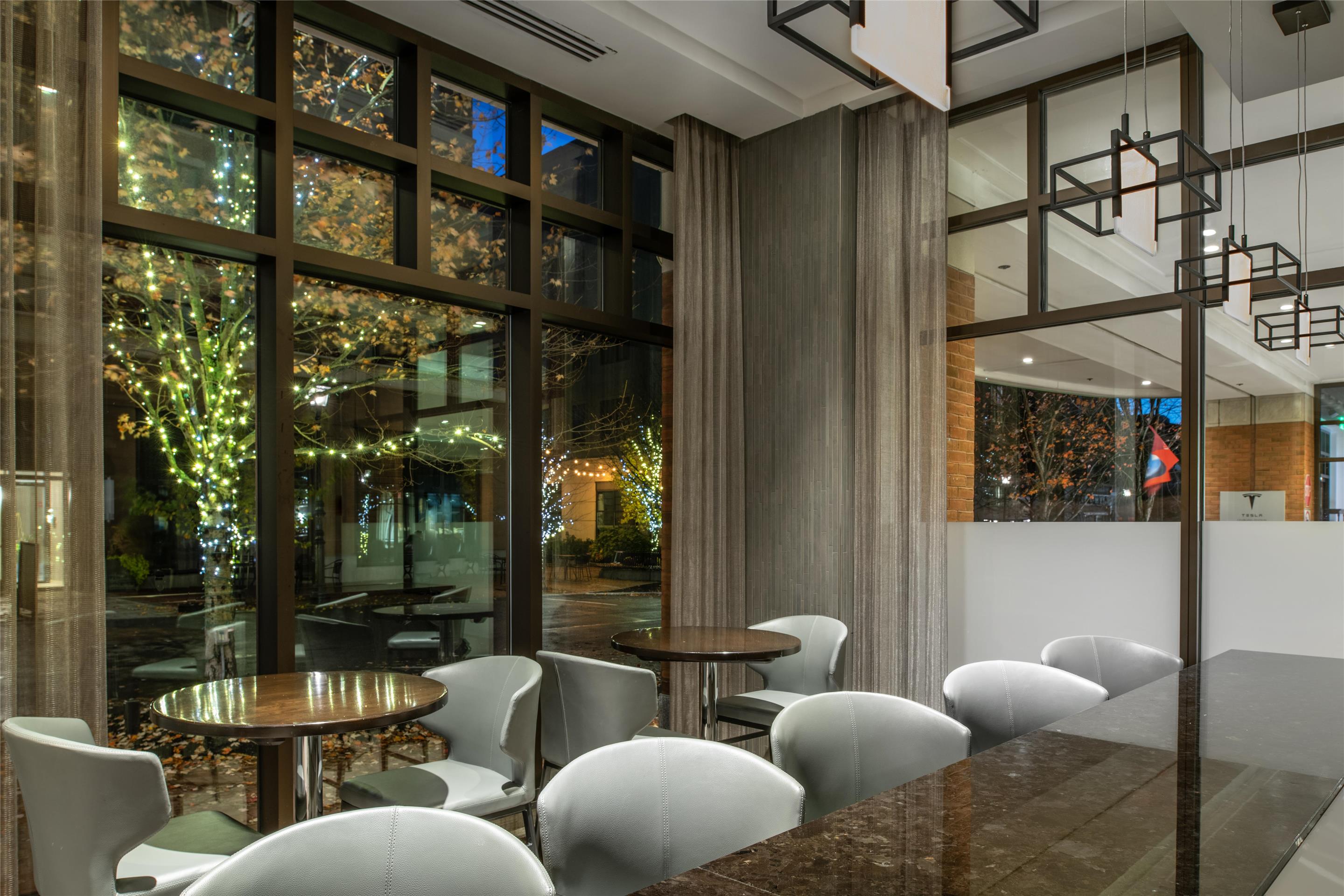 Lobby | Hampton Inn & Suites Portsmouth Downtown