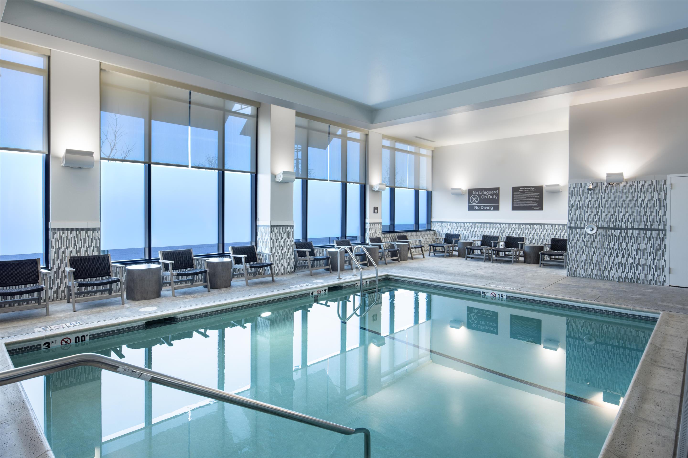 Pool | Hampton Inn & Suites Portsmouth Downtown