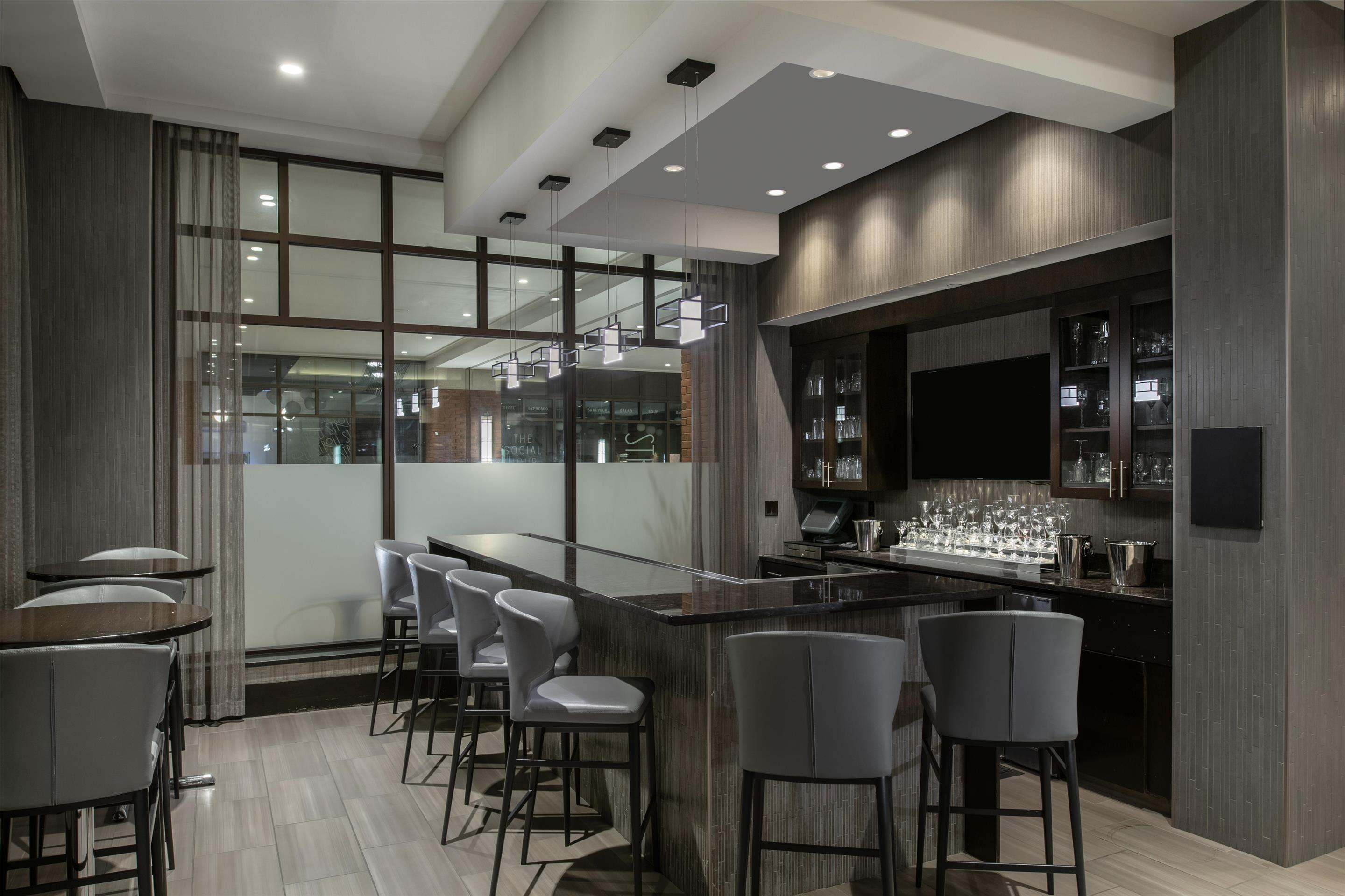 BarLounge | Hampton Inn & Suites Portsmouth Downtown