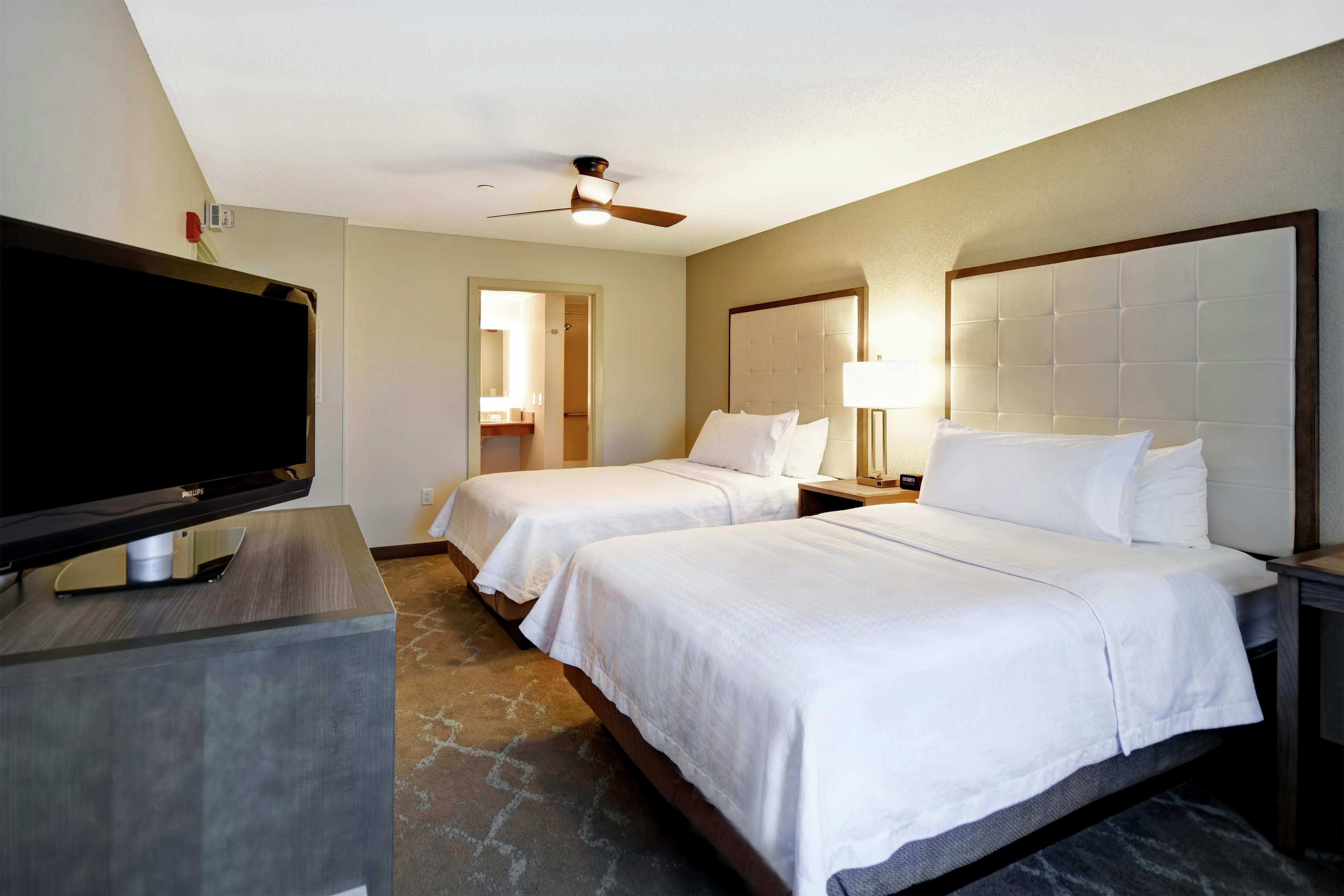 Guest room bath
