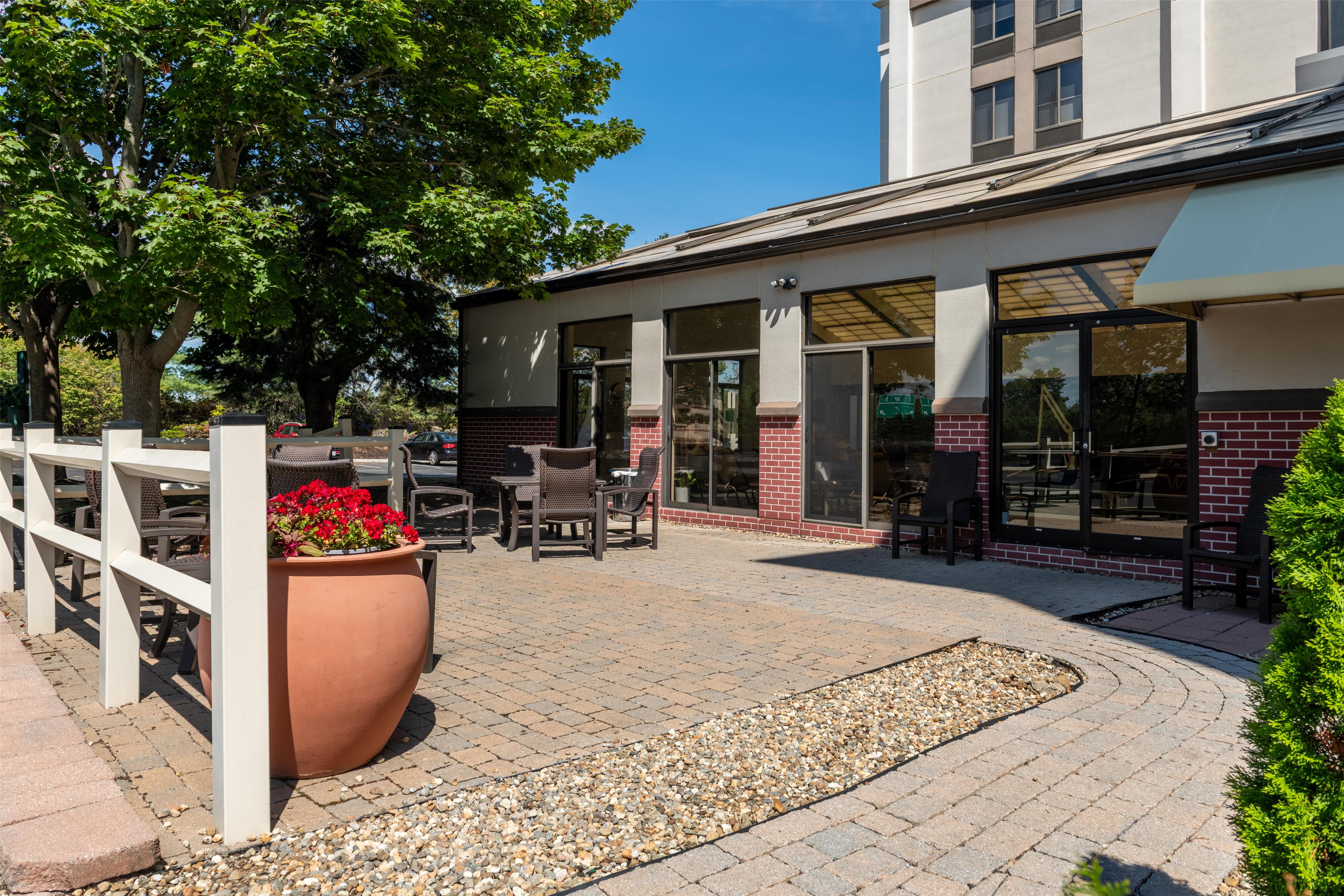 Exterior | Hampton Inn Portsmouth Central