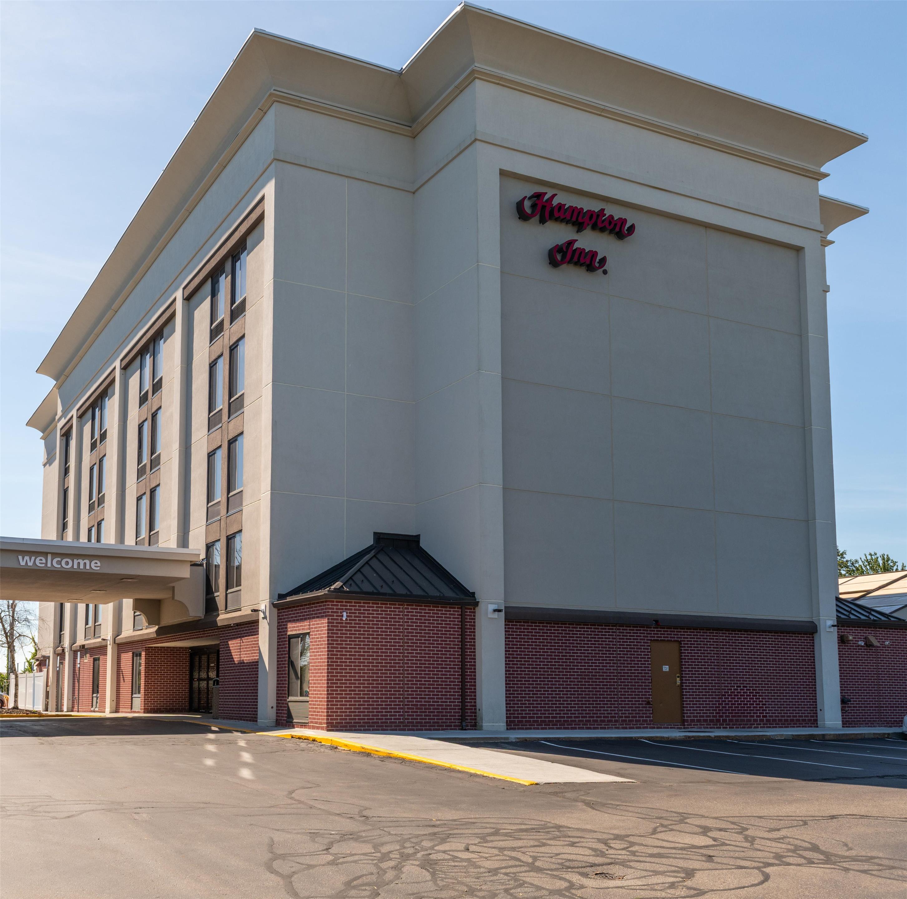 Exterior | Hampton Inn Portsmouth Central