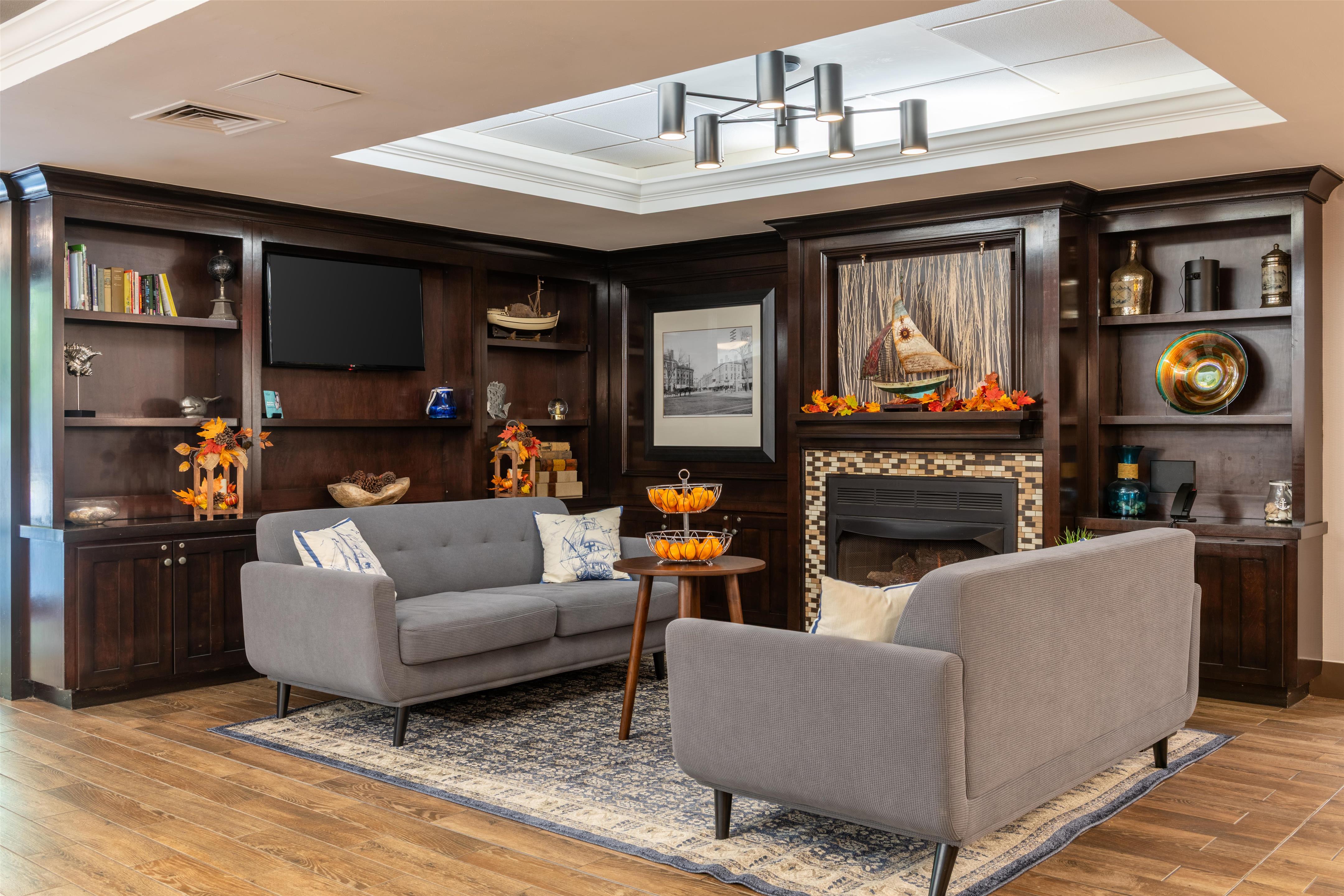 Lobby | Hampton Inn Portsmouth Central