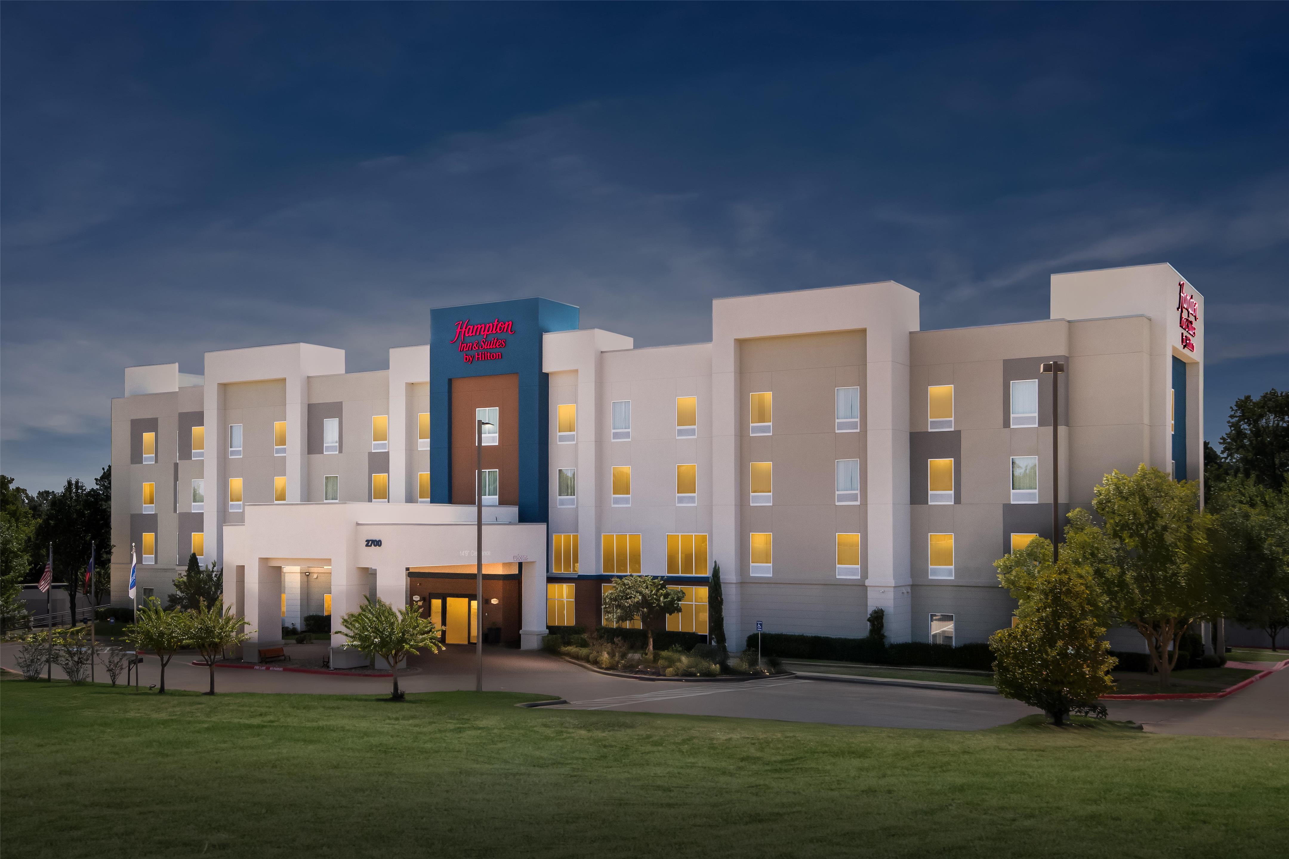 Exterior | Hampton Inn & Suites Palestine
