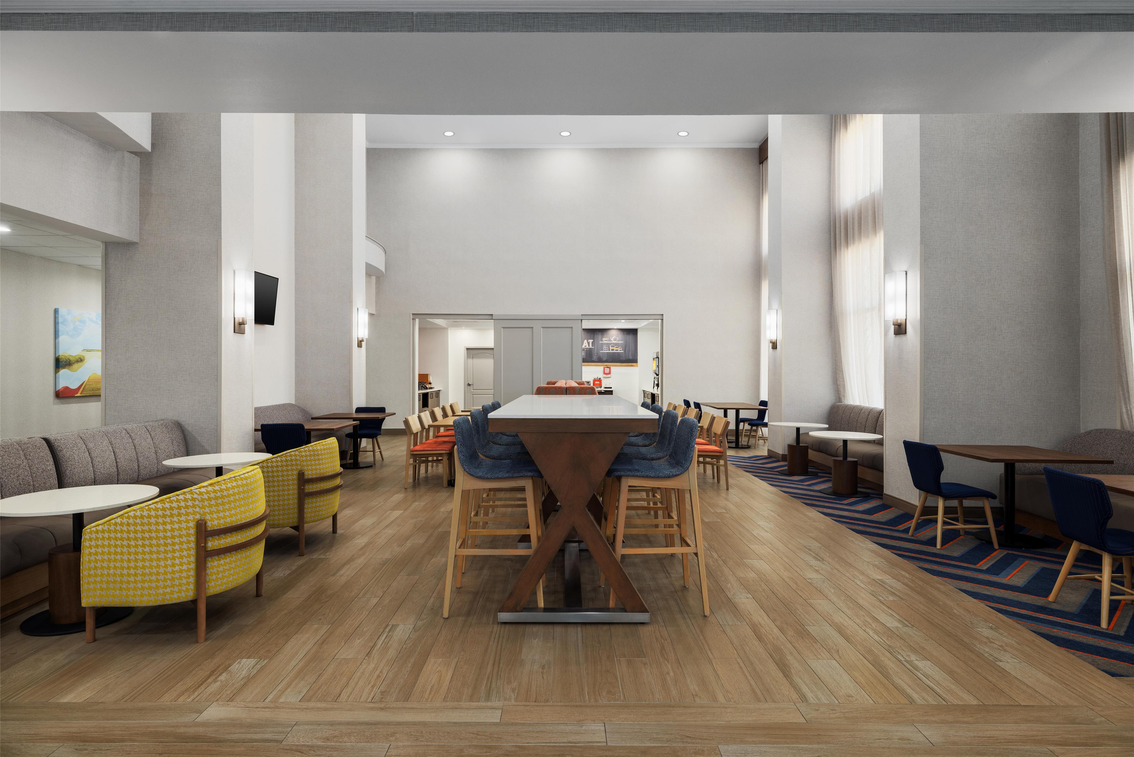Lobby | Hampton Inn & Suites Port Arthur