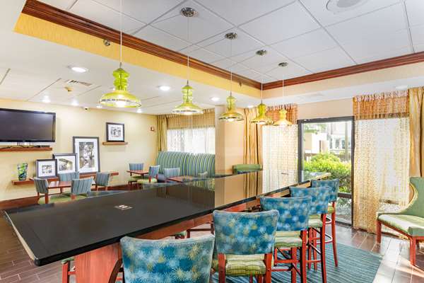 Amenities - Hampton Inn Ft Gregg Adams Petersburg - I-95, Exit 45