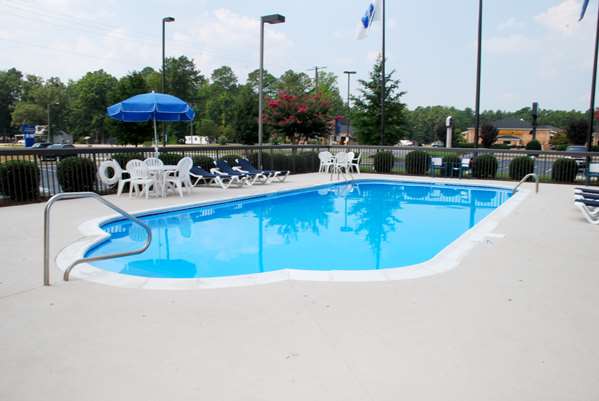 Pool - Hampton Inn Ft Gregg Adams Petersburg - I-95, Exit 45