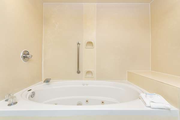  - Hampton Inn Ft Gregg Adams Petersburg - I-95, Exit 45