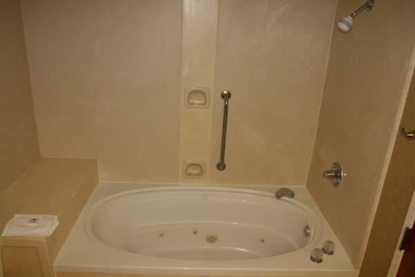  - Hampton Inn Ft Gregg Adams Petersburg - I-95, Exit 45