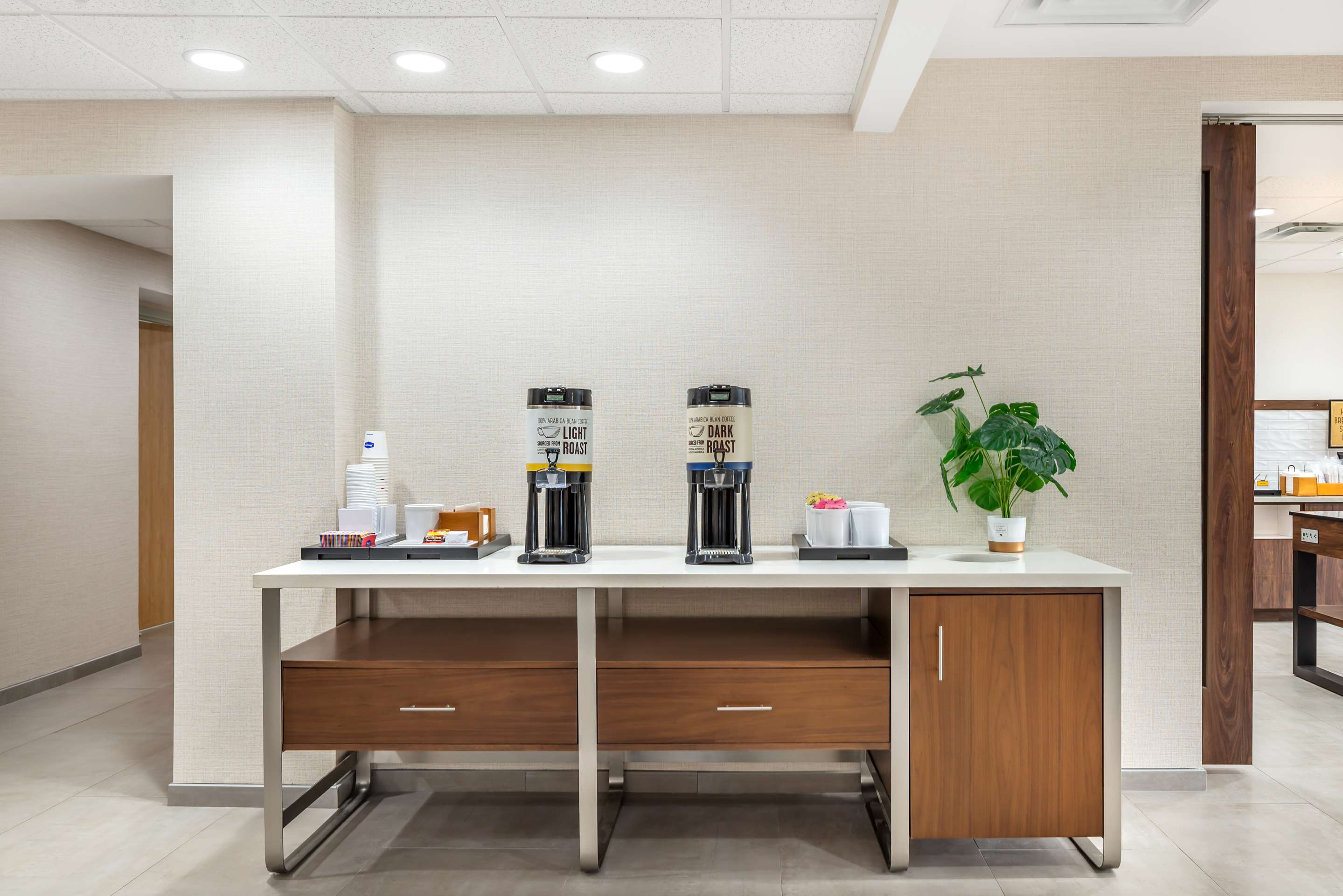 Lobby | Hampton Inn by Hilton Petersburg Ft. Gregg Adams