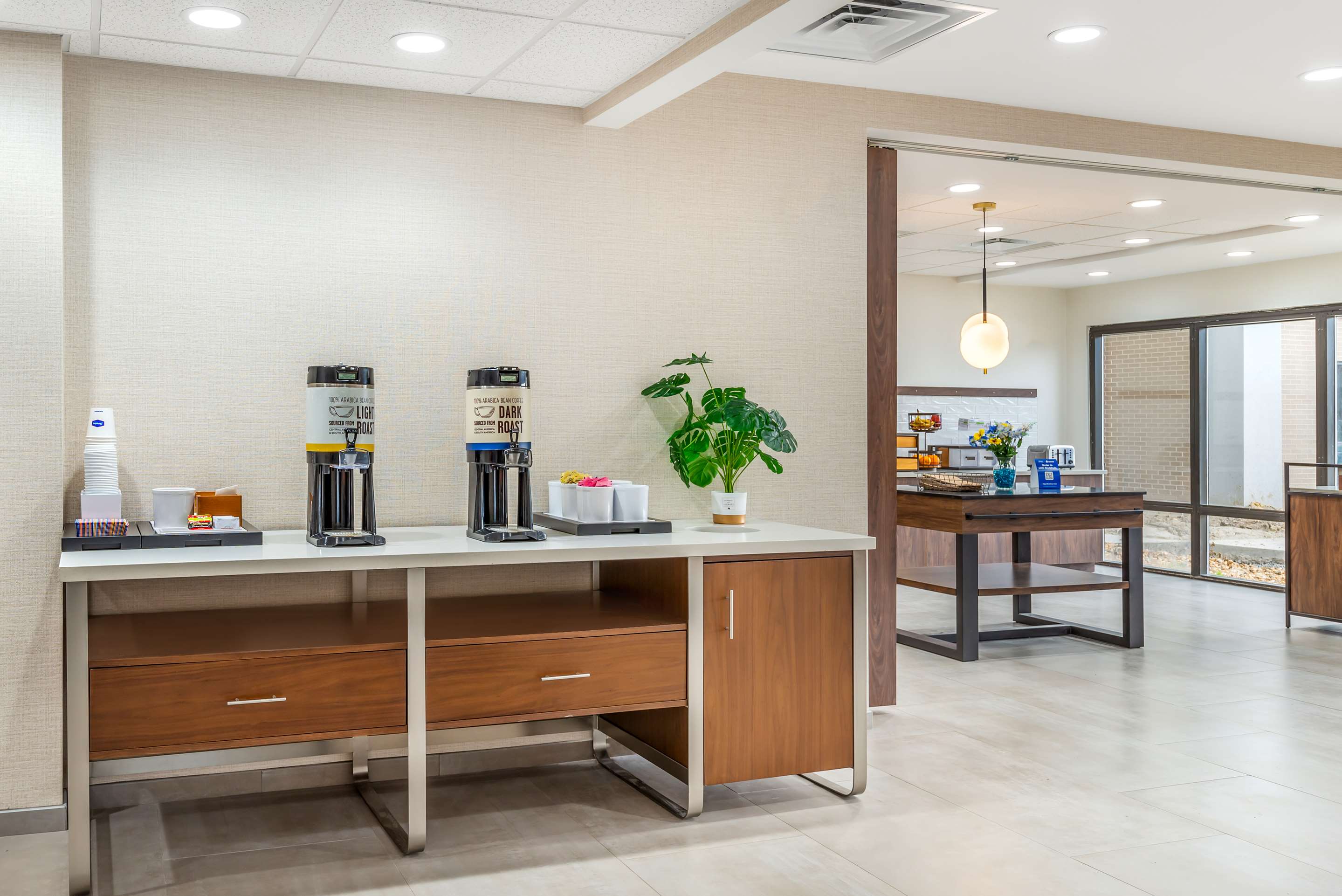 Lobby | Hampton Inn by Hilton Petersburg Ft. Gregg Adams