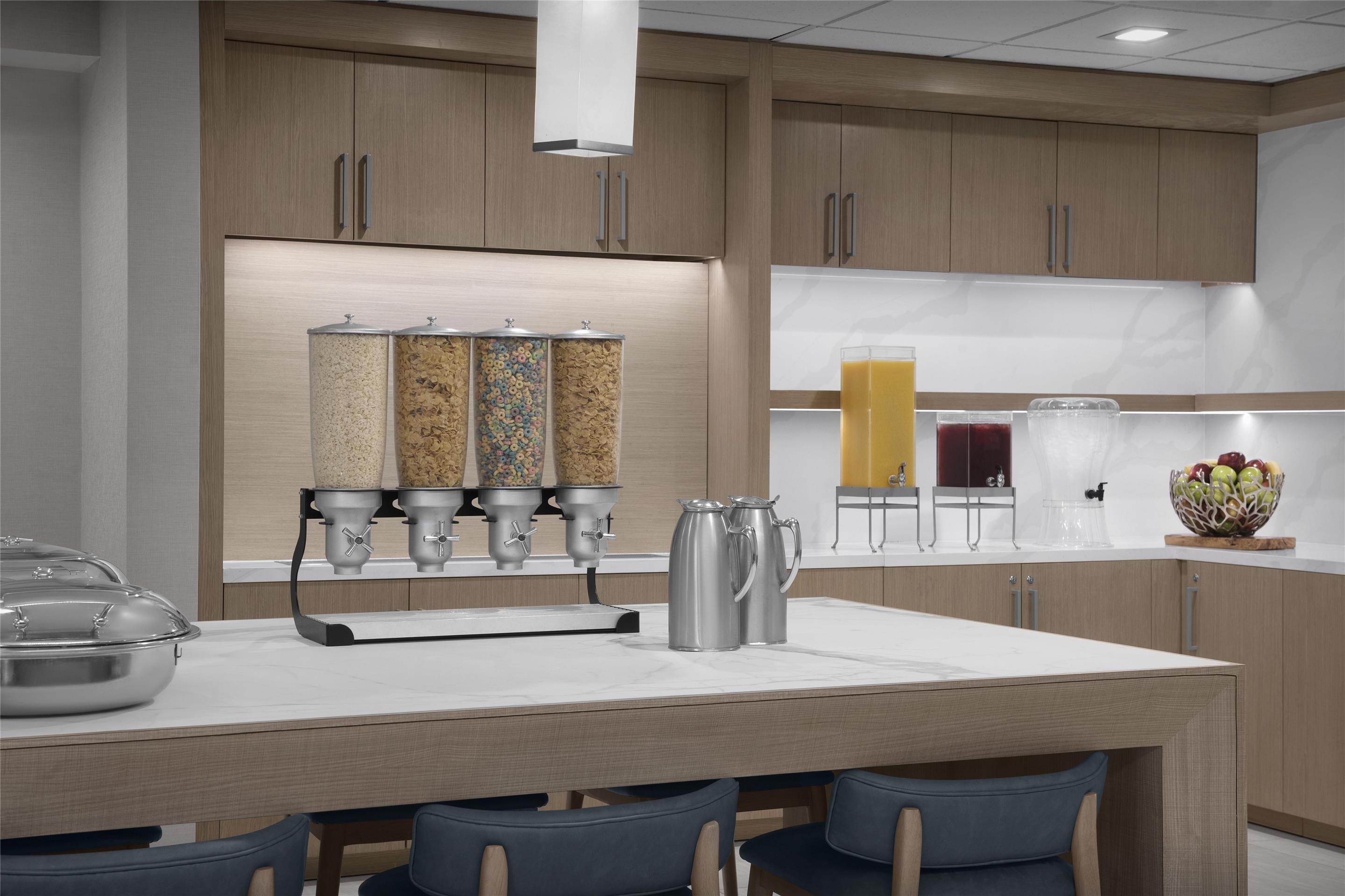 Breakfast Area | Homewood Suites by Hilton Princeton