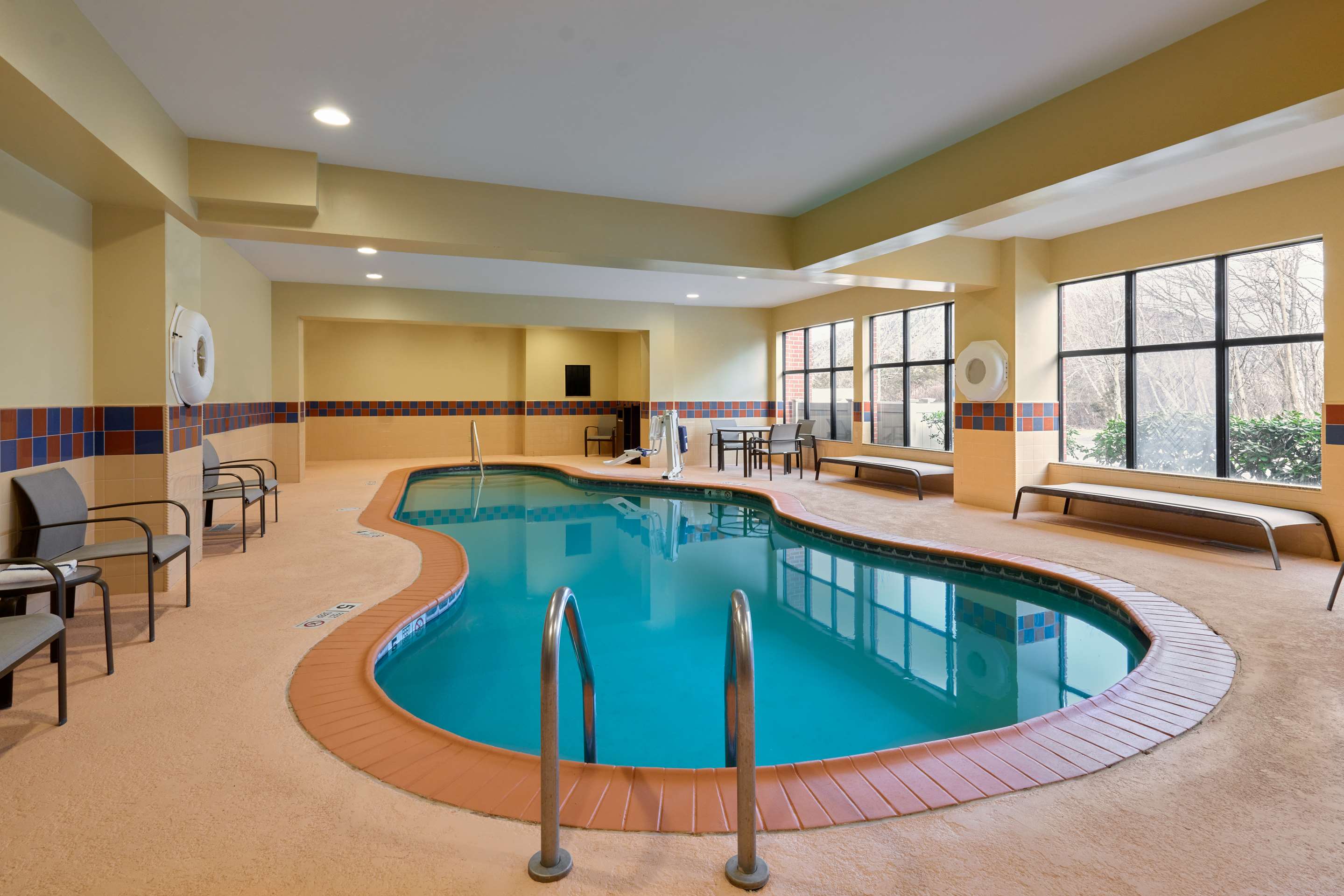 Pool | Hampton Inn & Suites Providence/Smithfield