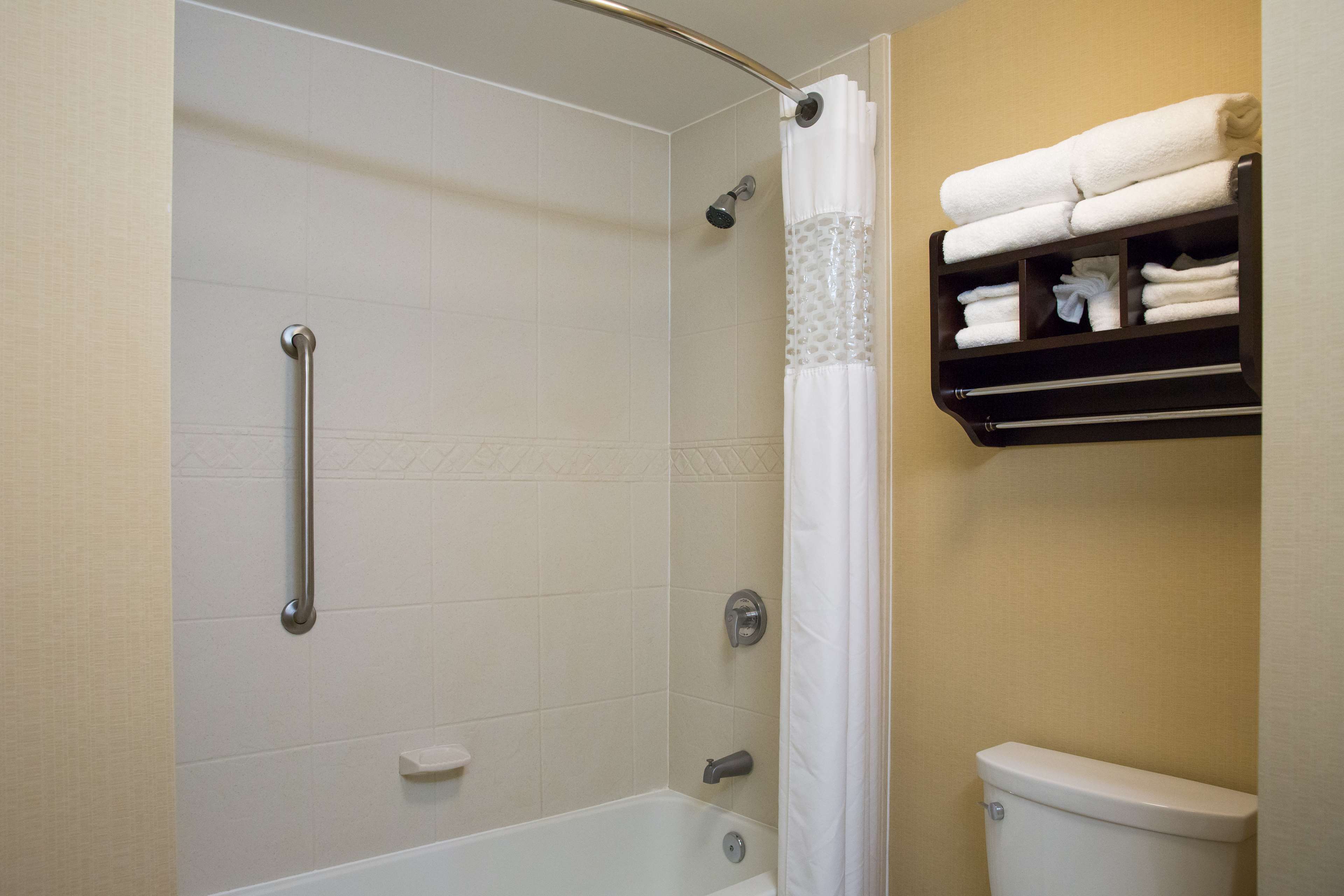 Hampton Inn & Suites by Hilton Providence Downtown - Tap to explore photos