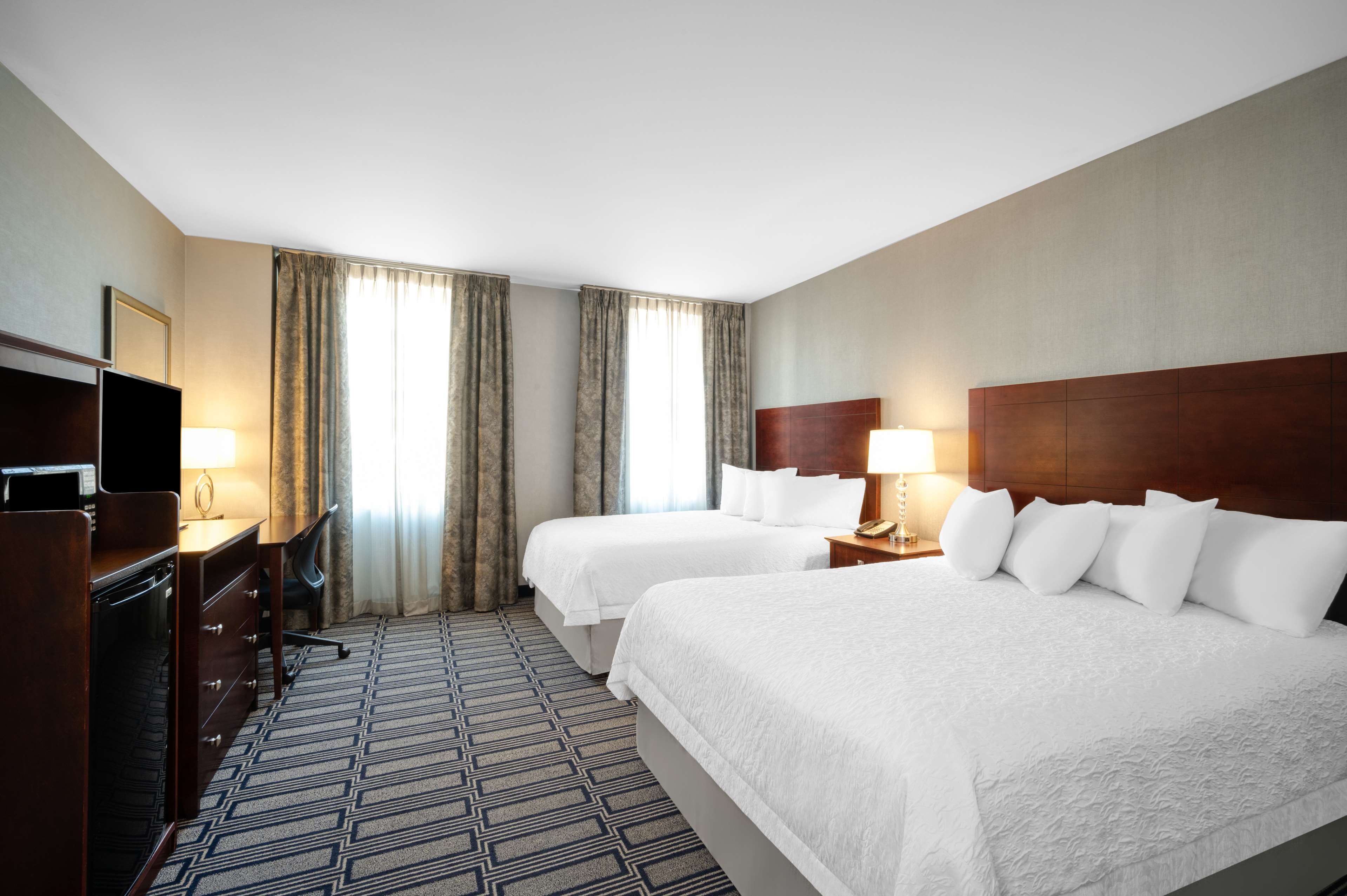 Hampton Inn & Suites by Hilton Providence Downtown - Tap to explore photos