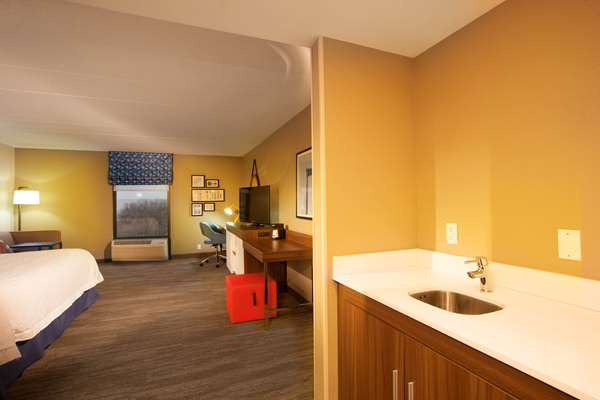  - Hampton Inn Pennsville - I-295, Exit 1