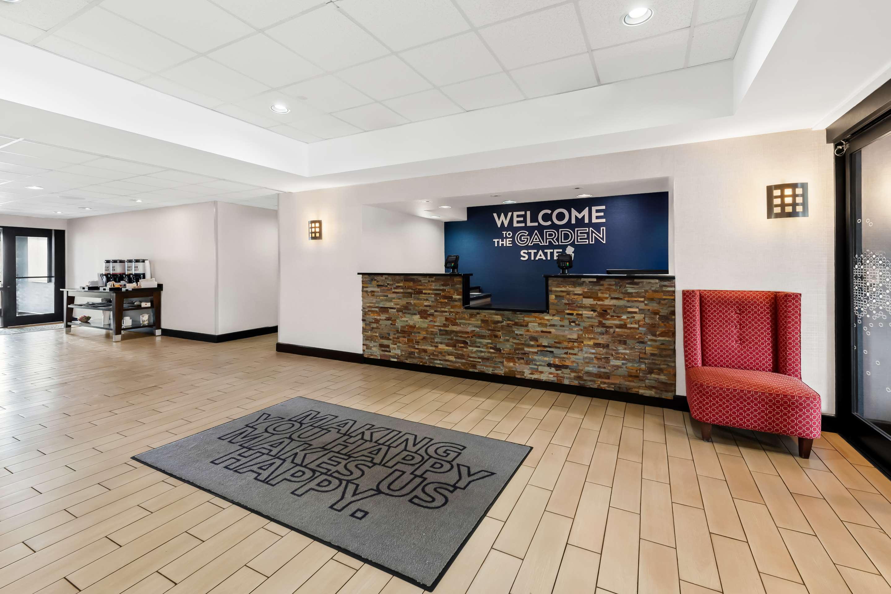 Reception | Hampton Inn Pennsville