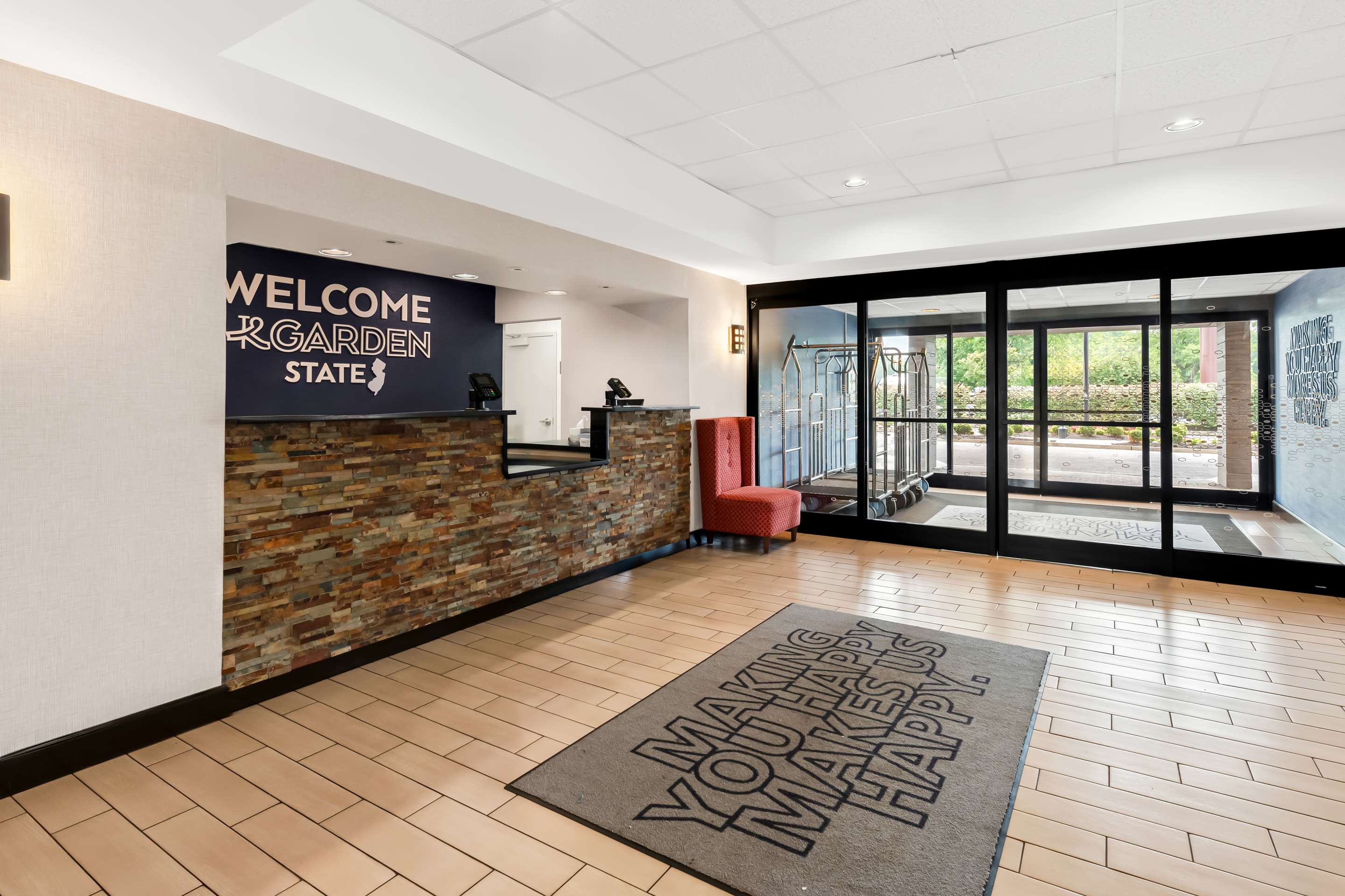 Reception | Hampton Inn Pennsville