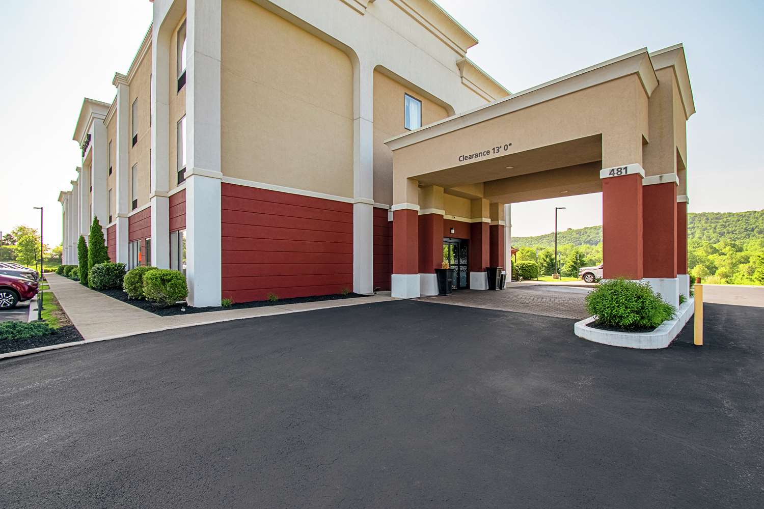 Hampton Inn Pine Grove, PA See Discounts