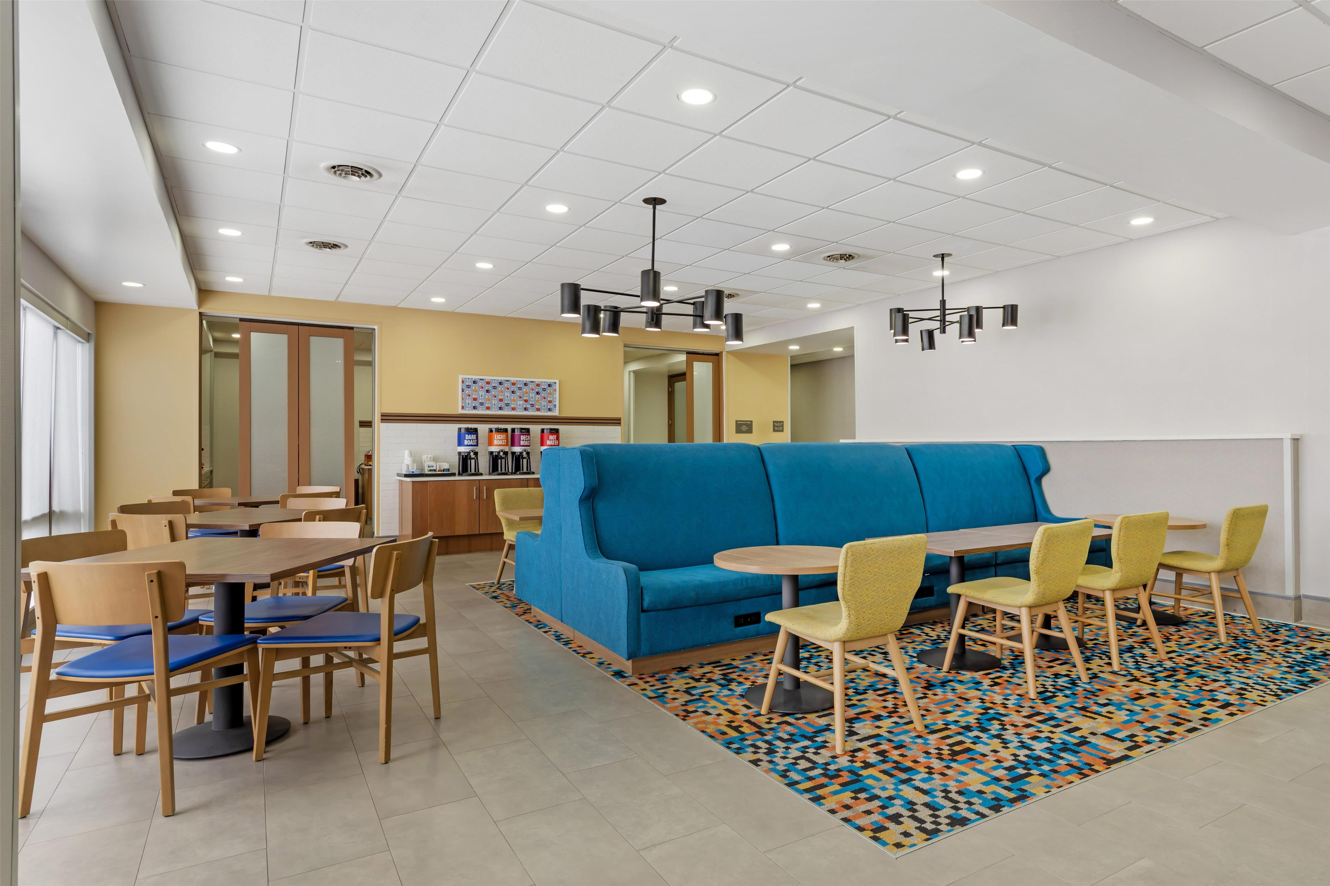 Lobby | Hampton Inn Pine Grove