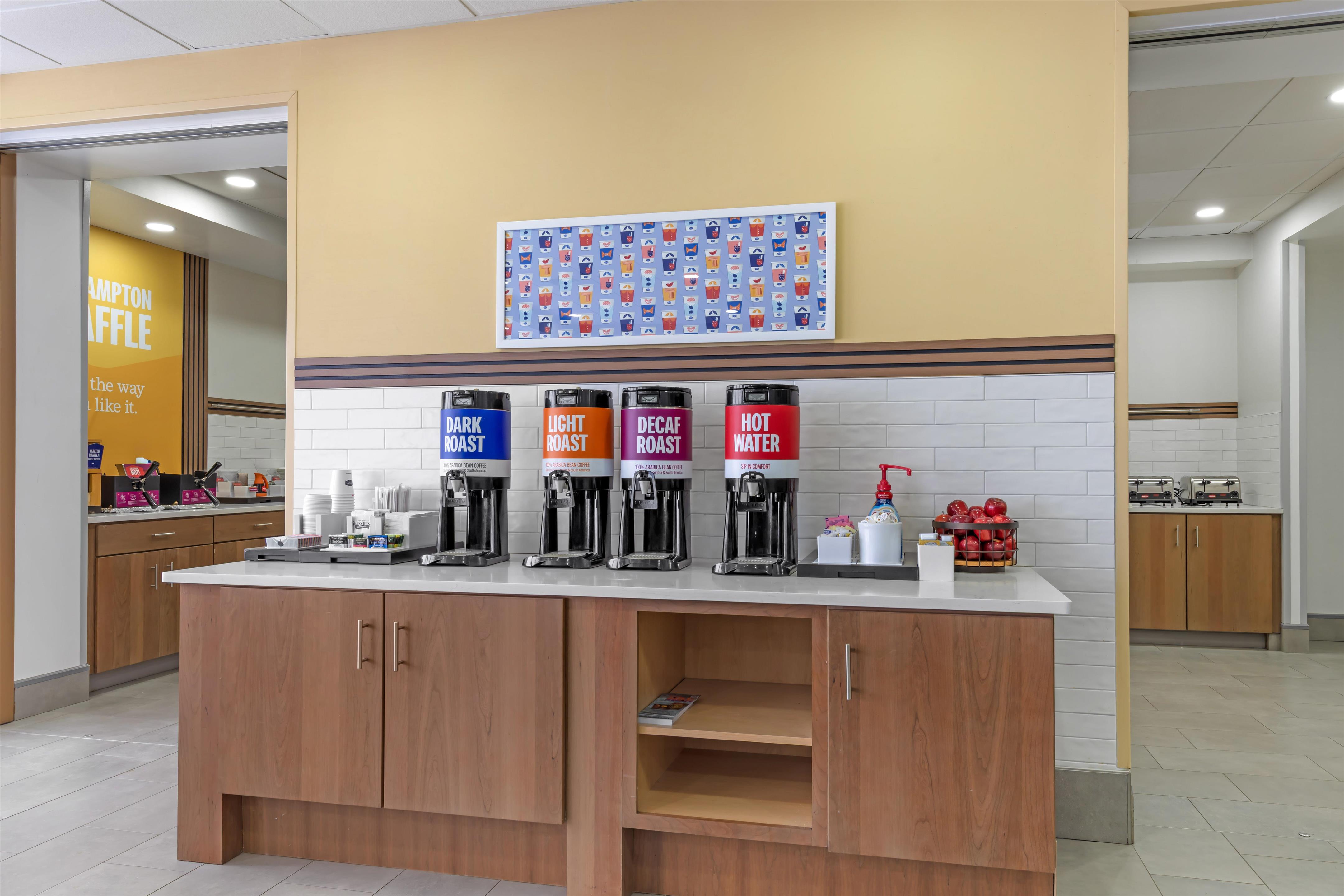 Restaurant | Hampton Inn Pine Grove