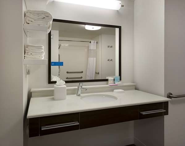  - Hampton Inn & Suites Pineville - I-485, Exit 64