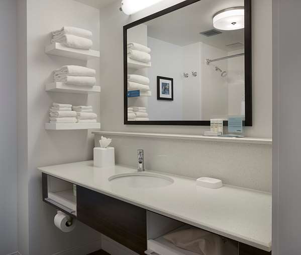  - Hampton Inn & Suites Pineville - I-485, Exit 64