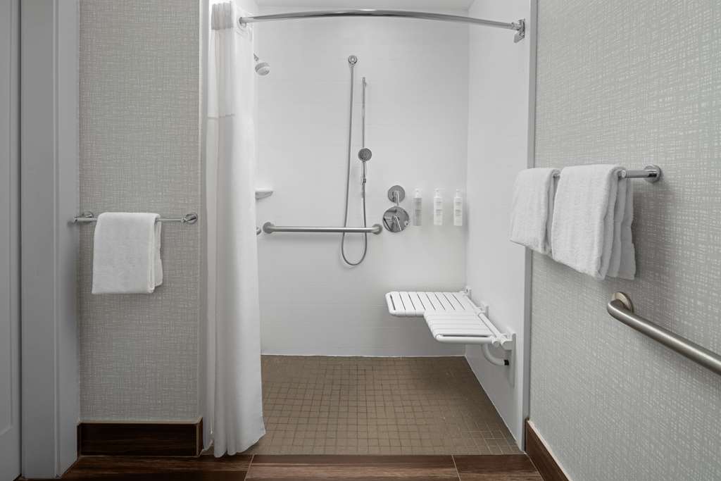Hampton Inn and Suites Provo/Orem-guestroom-Guest Room,Bathroom,On-Site.jpg