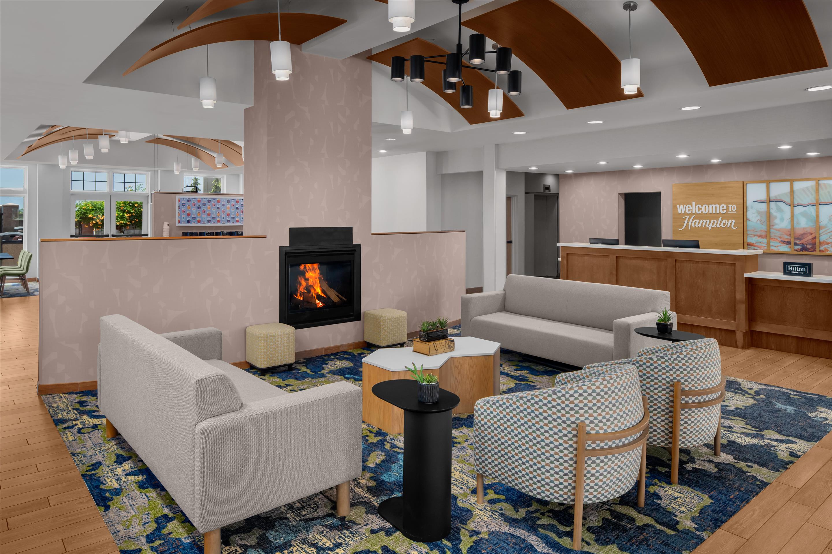 Lobby | Hampton Inn & Suites Orem