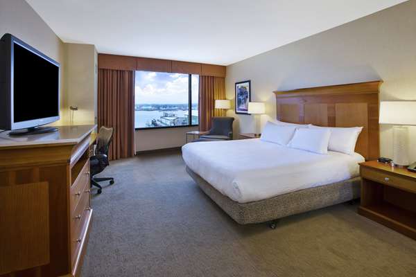  - Hilton Garden Inn Downtown Waterfront Portland