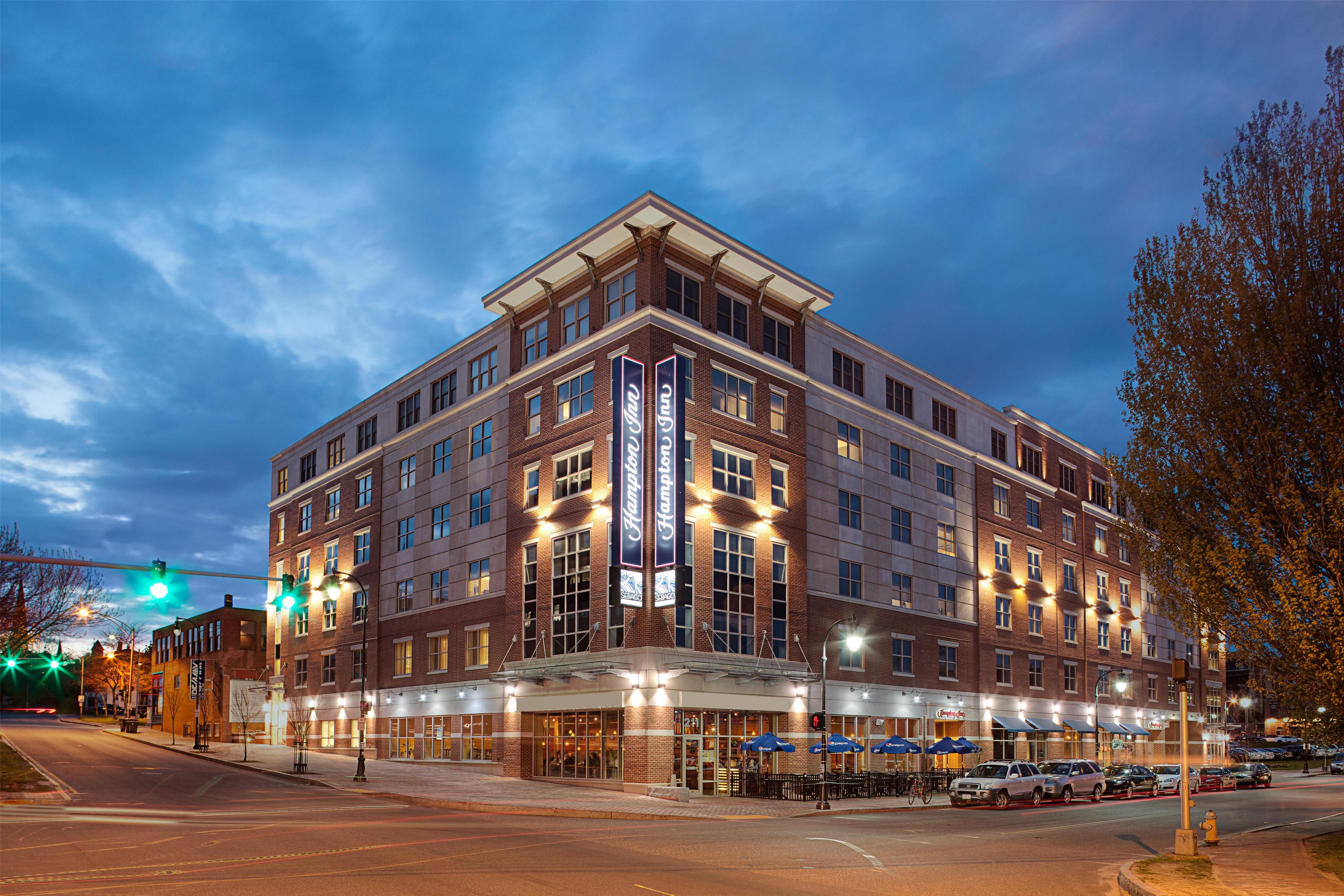 Exterior | Hampton Inn Portland Downtown - Waterfront