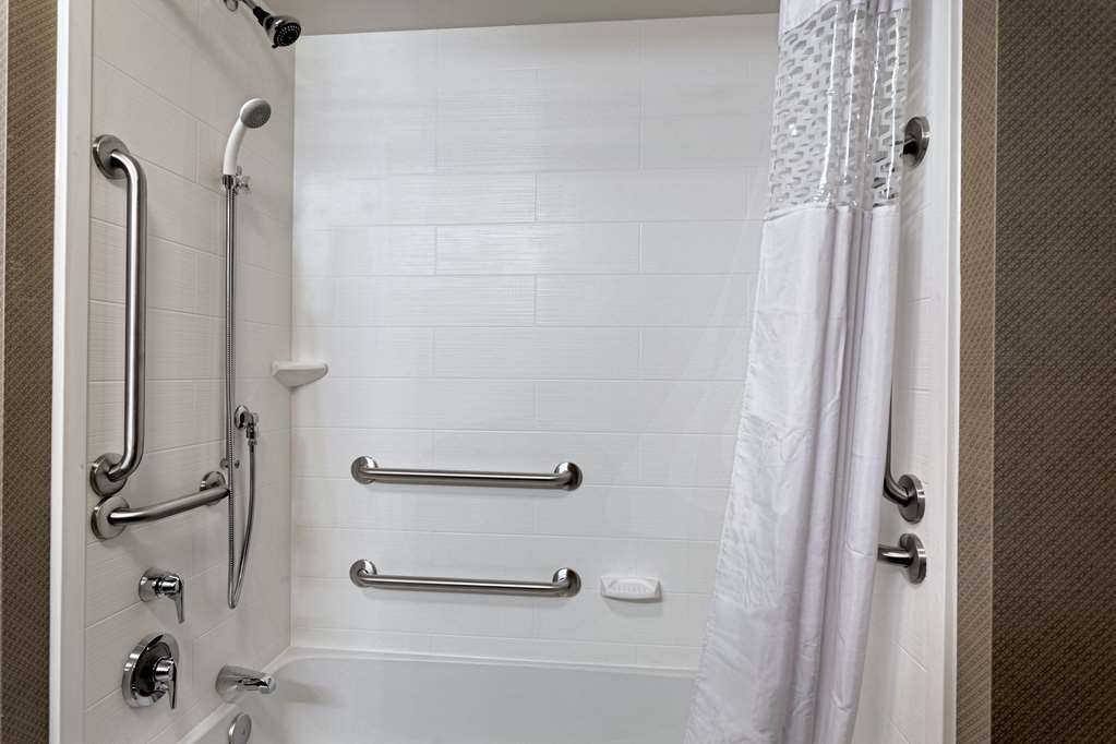 Hampton Inn by Hilton Lewiston-Auburn Room Type - 1KN MOB HEA ACC TUB STU NS