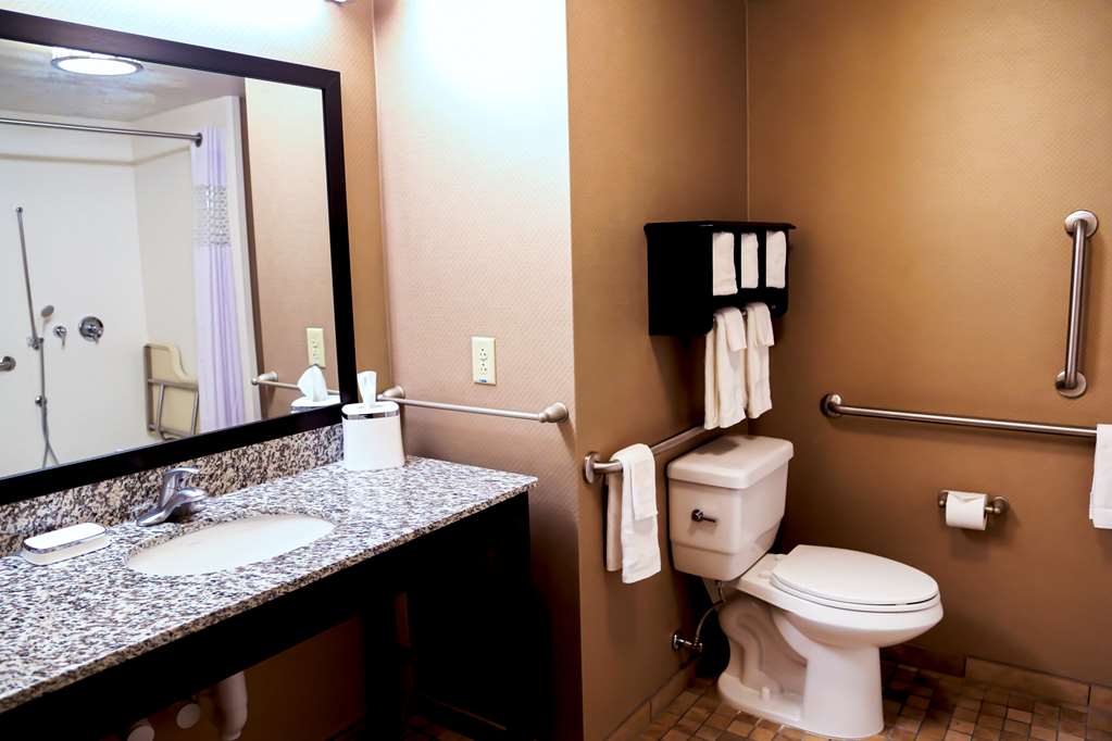 Hampton Inn by Hilton Lewiston-Auburn Room Type - 1KG MOB HEAR ACC RI-SHW NS