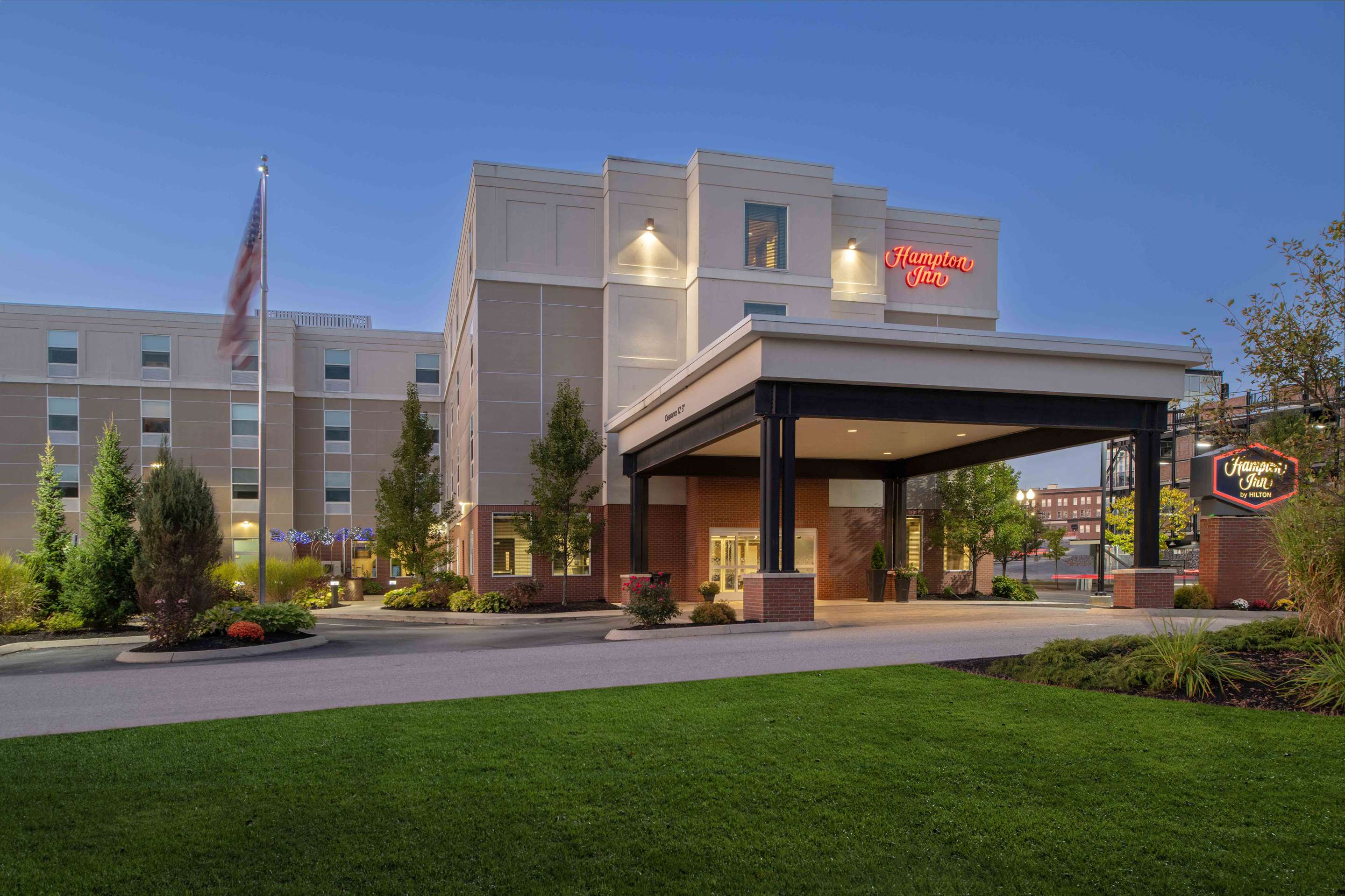 Exterior | Hampton Inn Lewiston-Auburn
