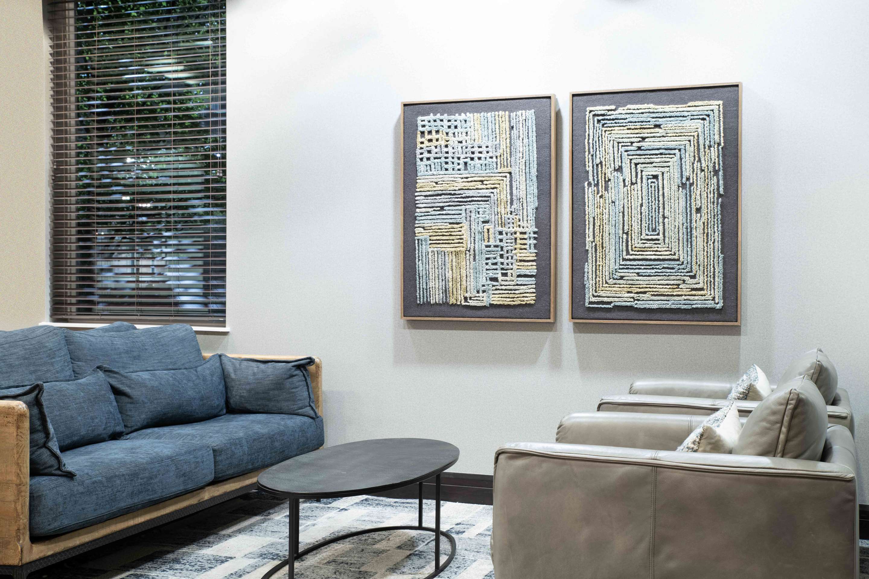 Lobby | Hampton Inn Lewiston-Auburn