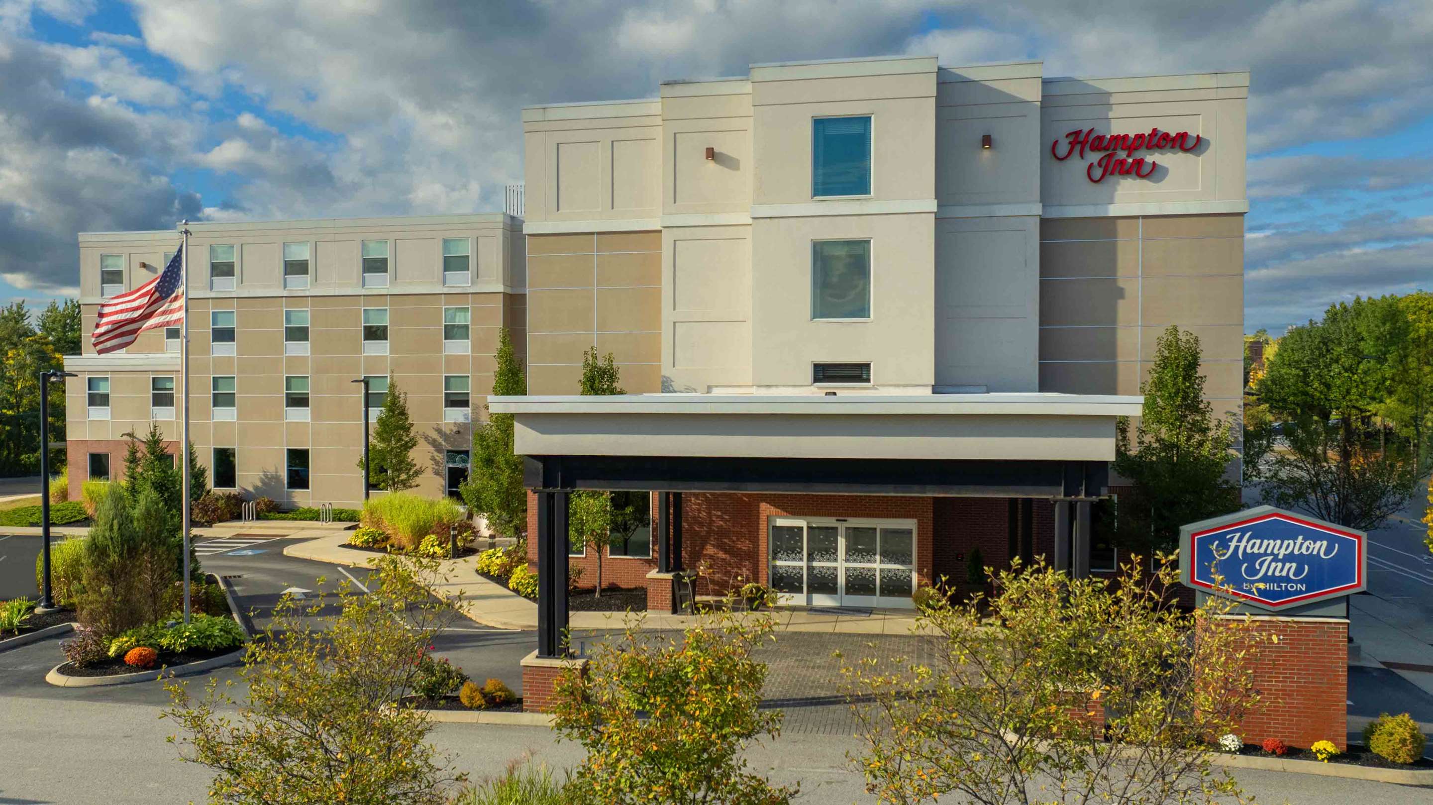 Exterior | Hampton Inn Lewiston-Auburn