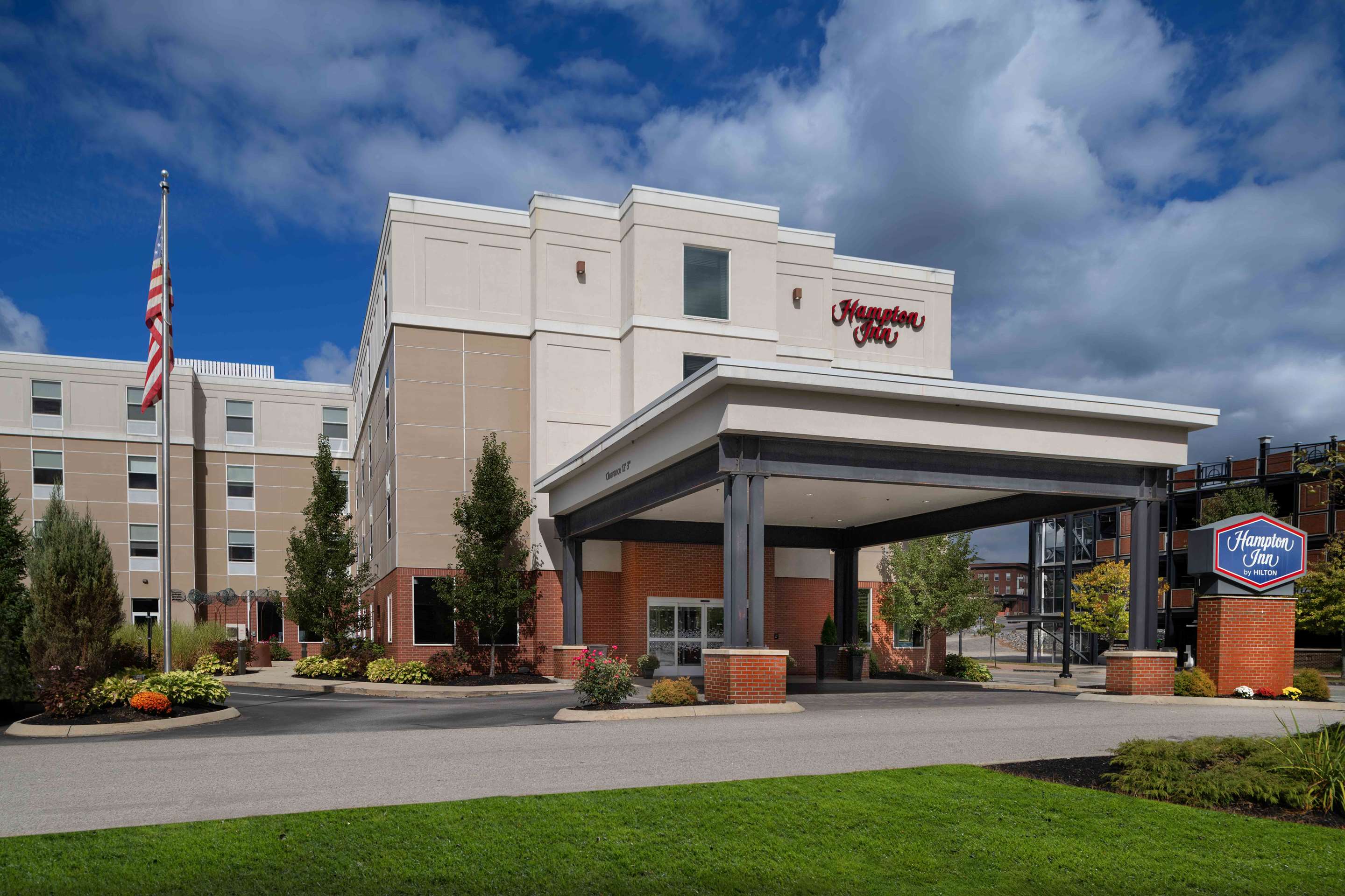 Exterior | Hampton Inn Lewiston-Auburn