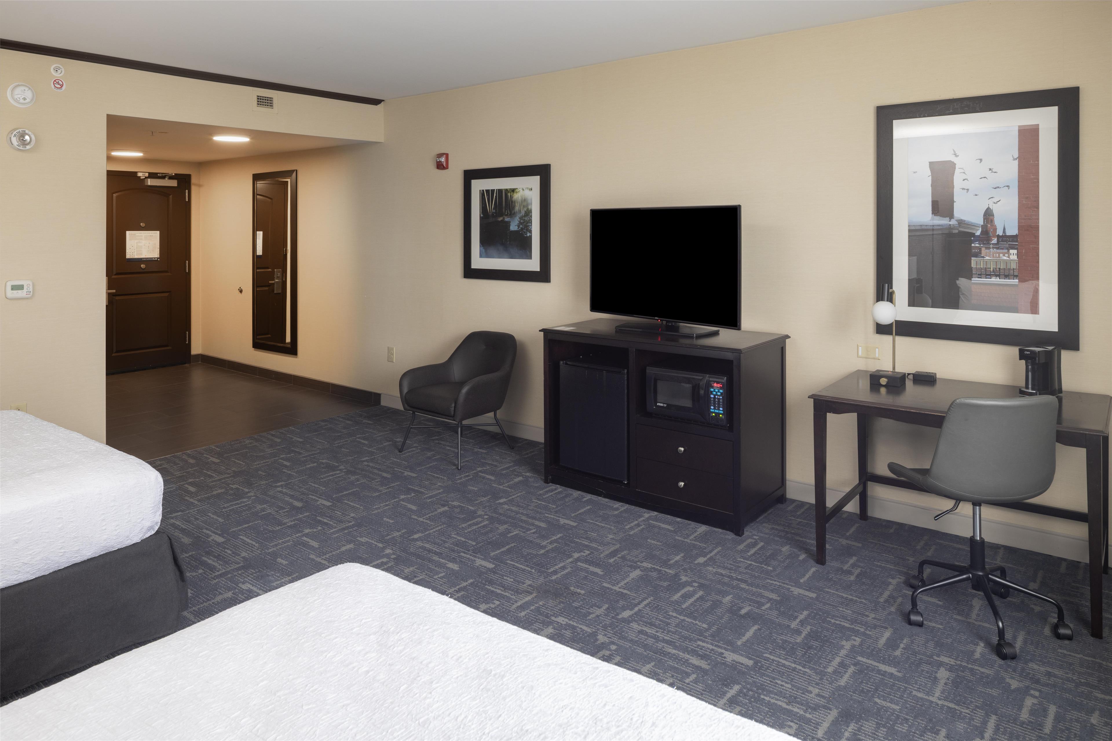 Hampton Inn by Hilton Lewiston-Auburn Room Type - 2 QNS ACCESSIBLE W TUB NS