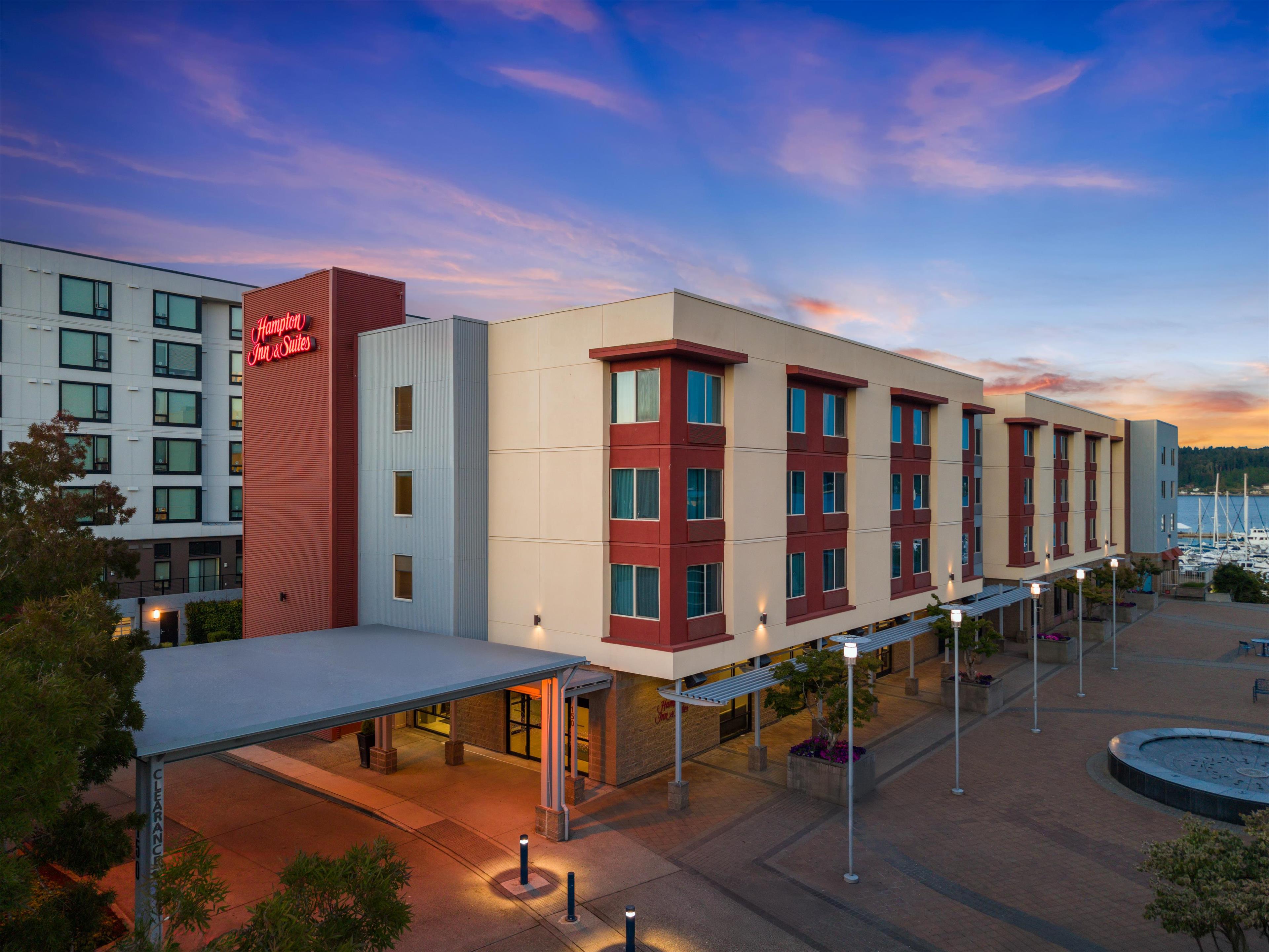 Exterior | Hampton Inn & Suites Bremerton
