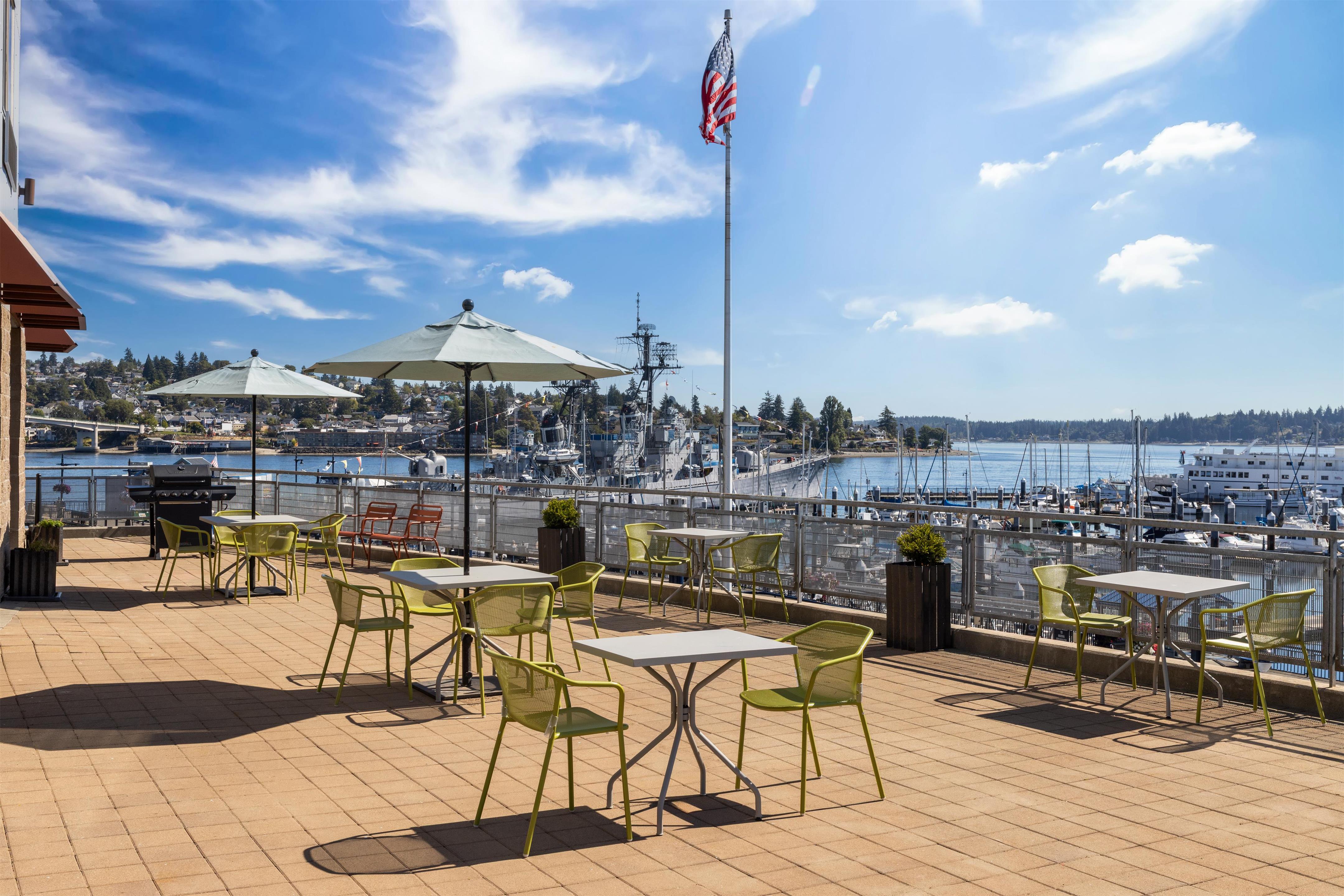 Exterior | Hampton Inn & Suites Bremerton