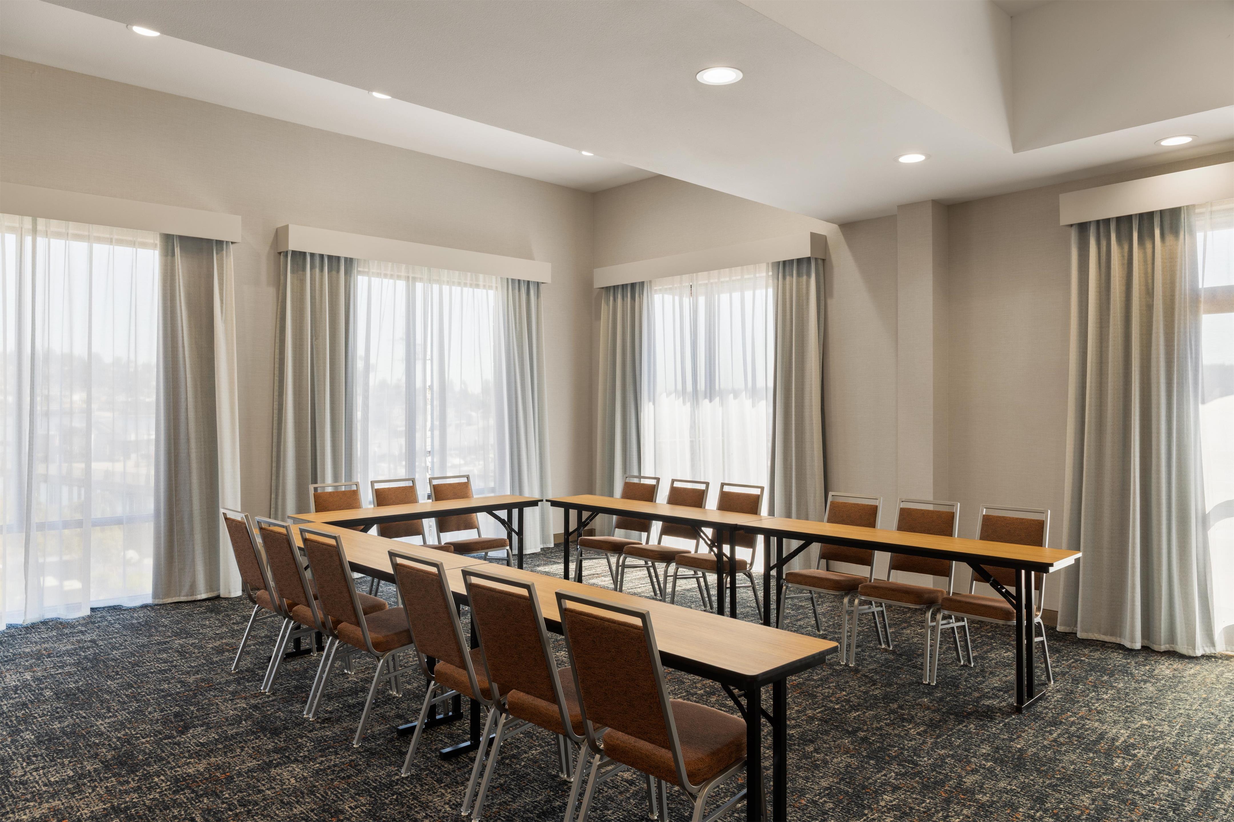 Meeting Room | Hampton Inn & Suites Bremerton