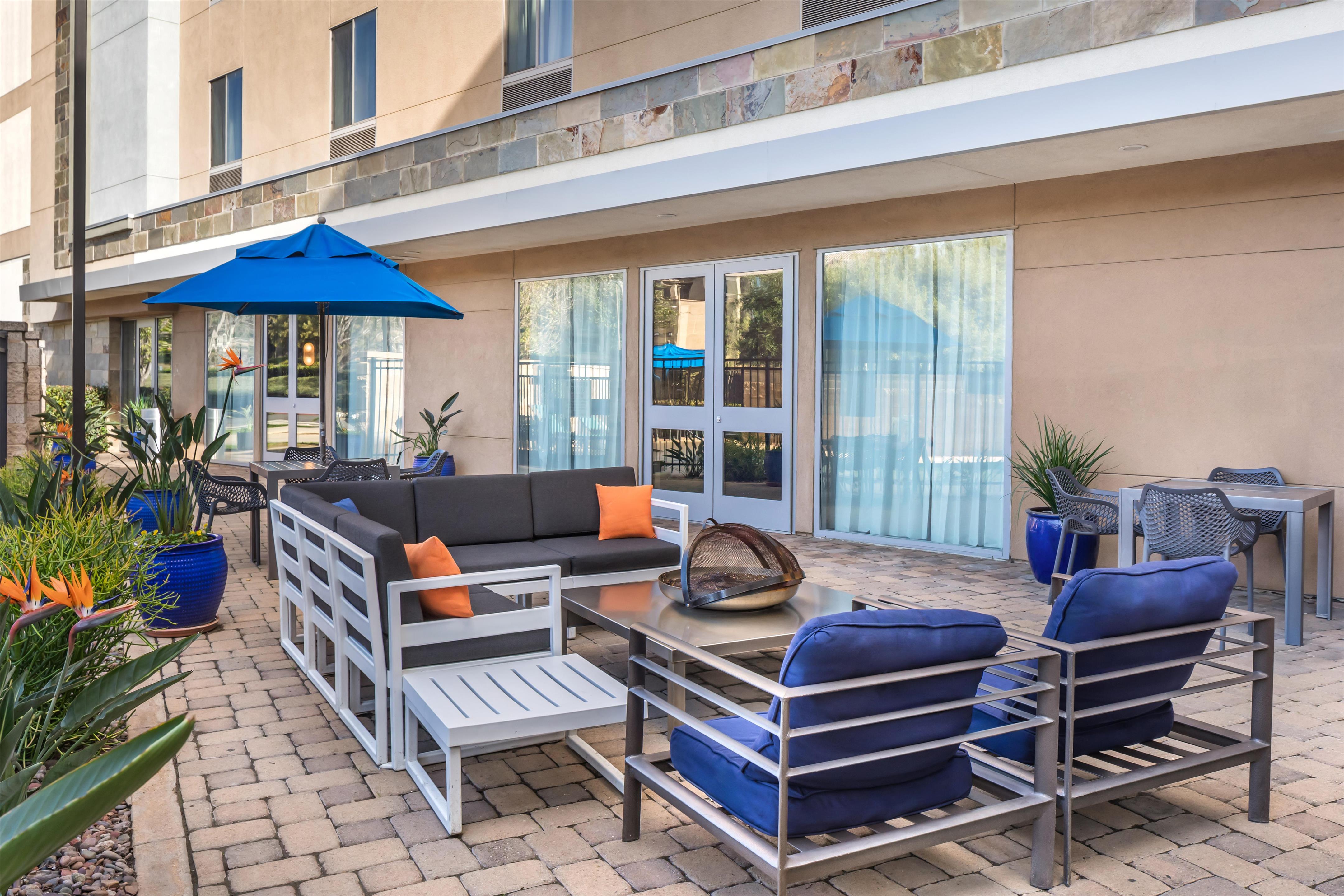 Exterior | Hampton Inn & Suites Riverside/Corona East