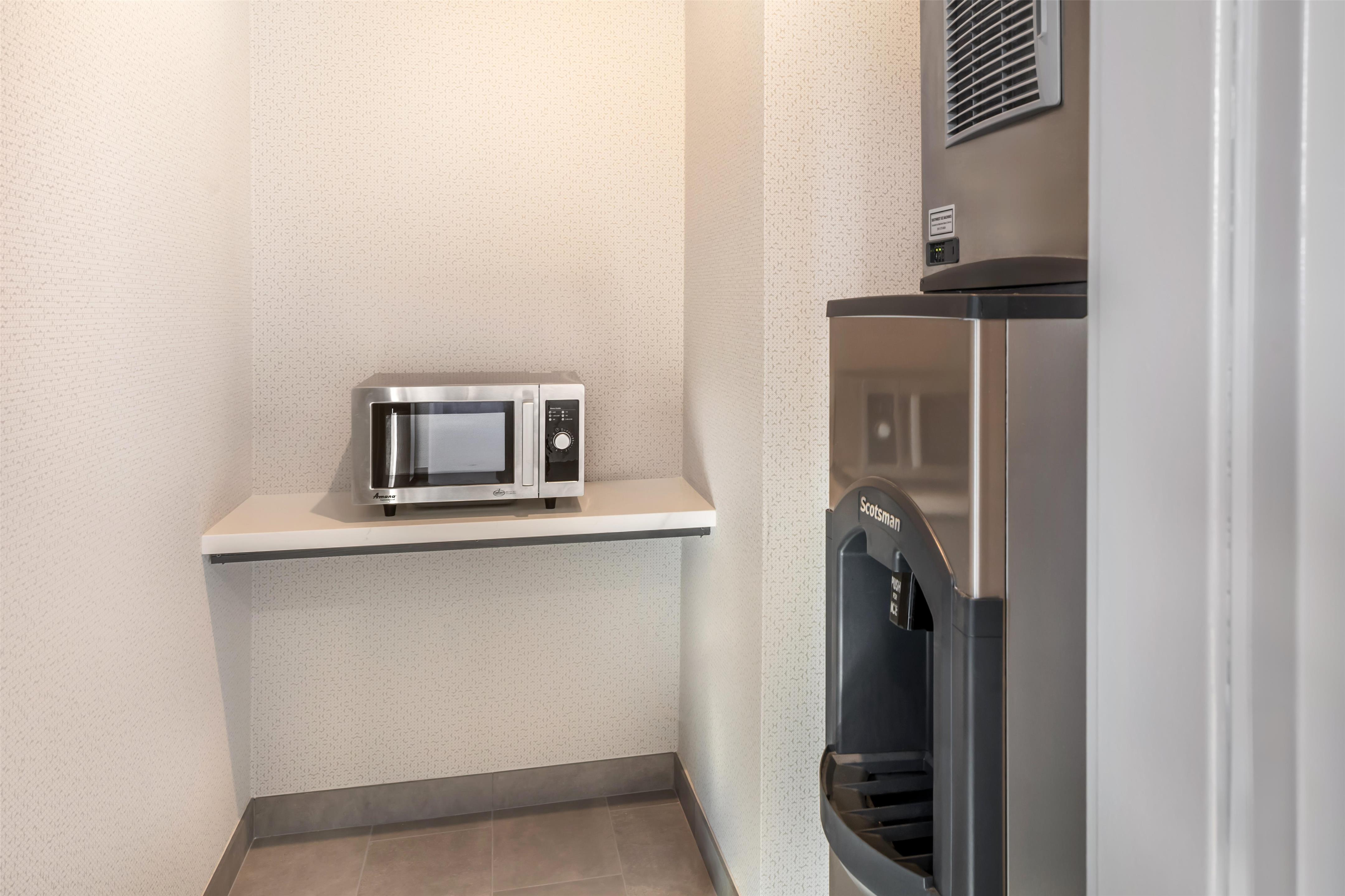 Lobby | Hampton Inn & Suites Riverside/Corona East