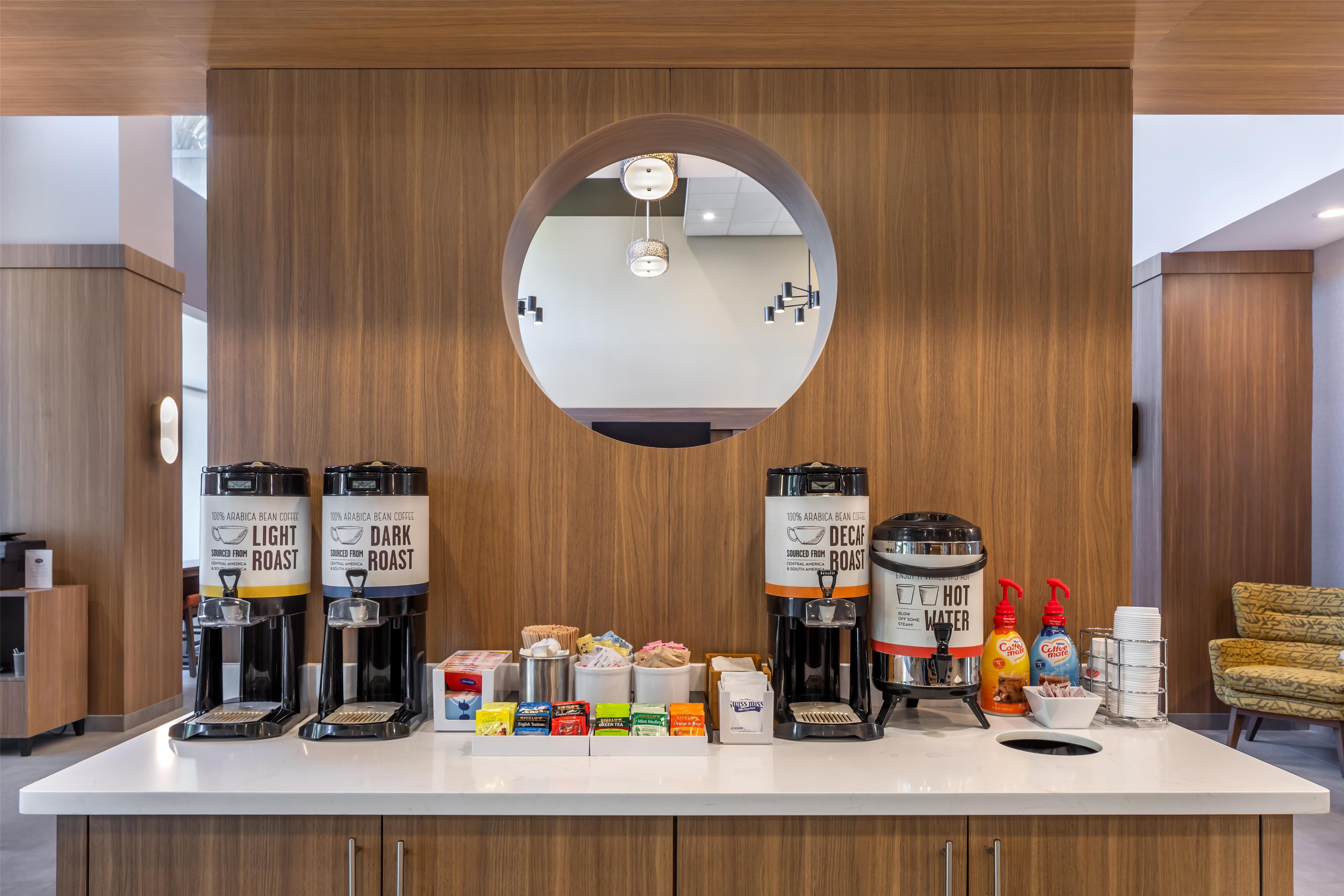 Restaurant | Hampton Inn & Suites Riverside/Corona East