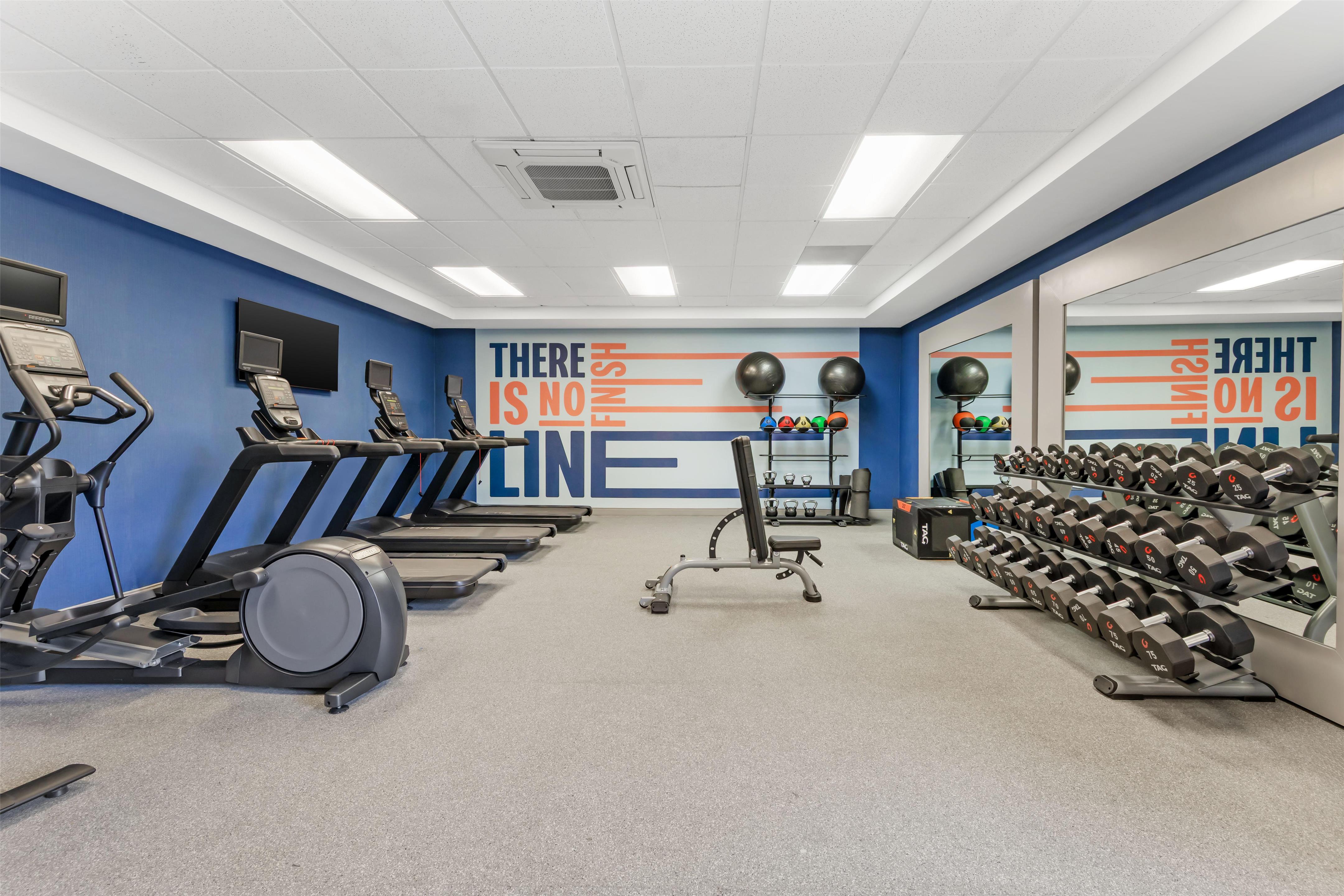Health club fitness center gym | Hampton Inn & Suites Riverside/Corona East