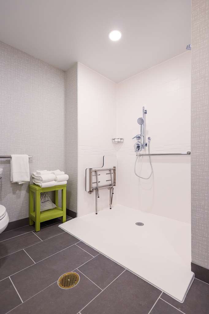 Hampton Inn Rehoboth BeachLewes - Tap to explore photos