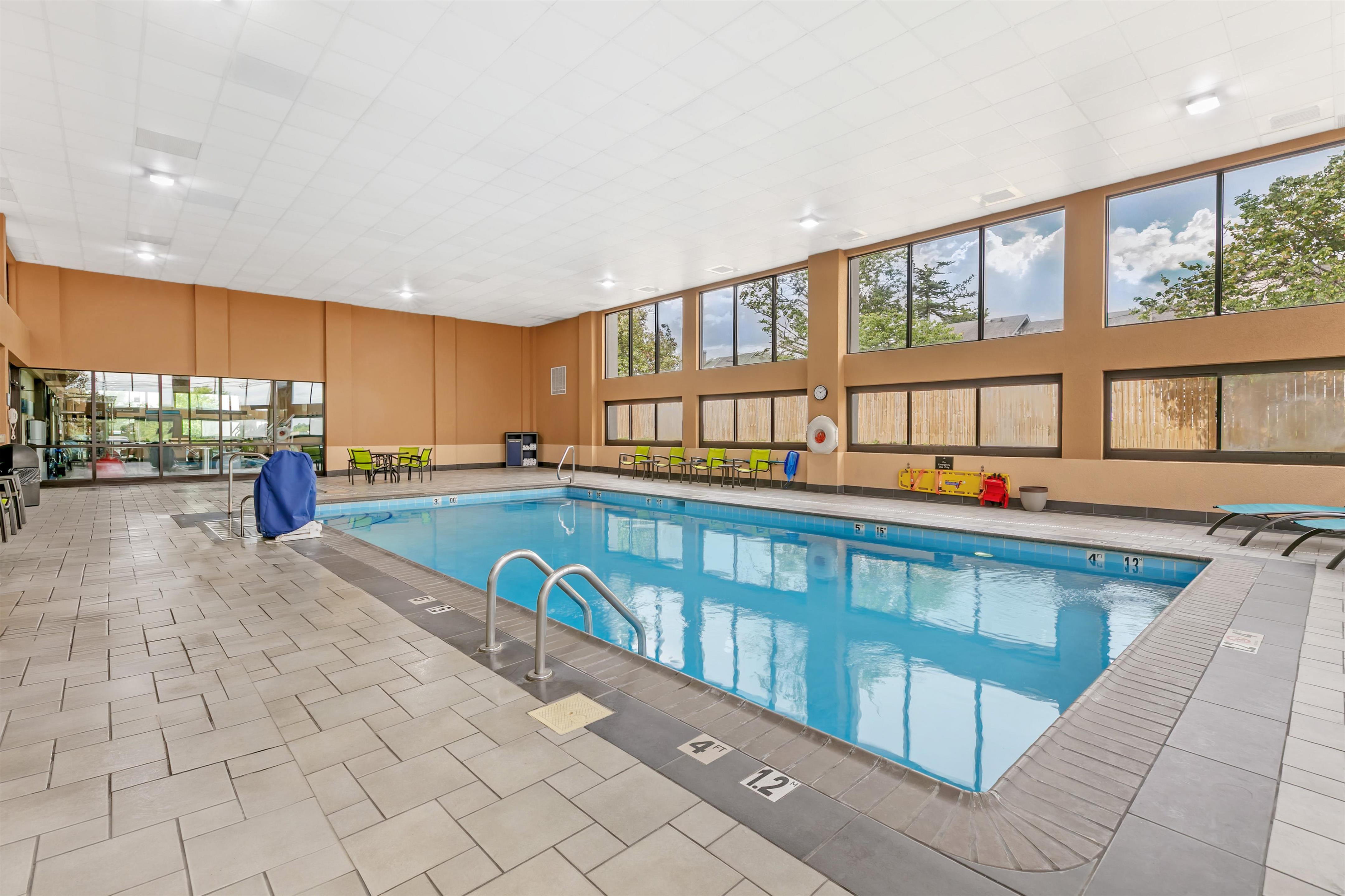 Pool | Hampton Inn Richmond
