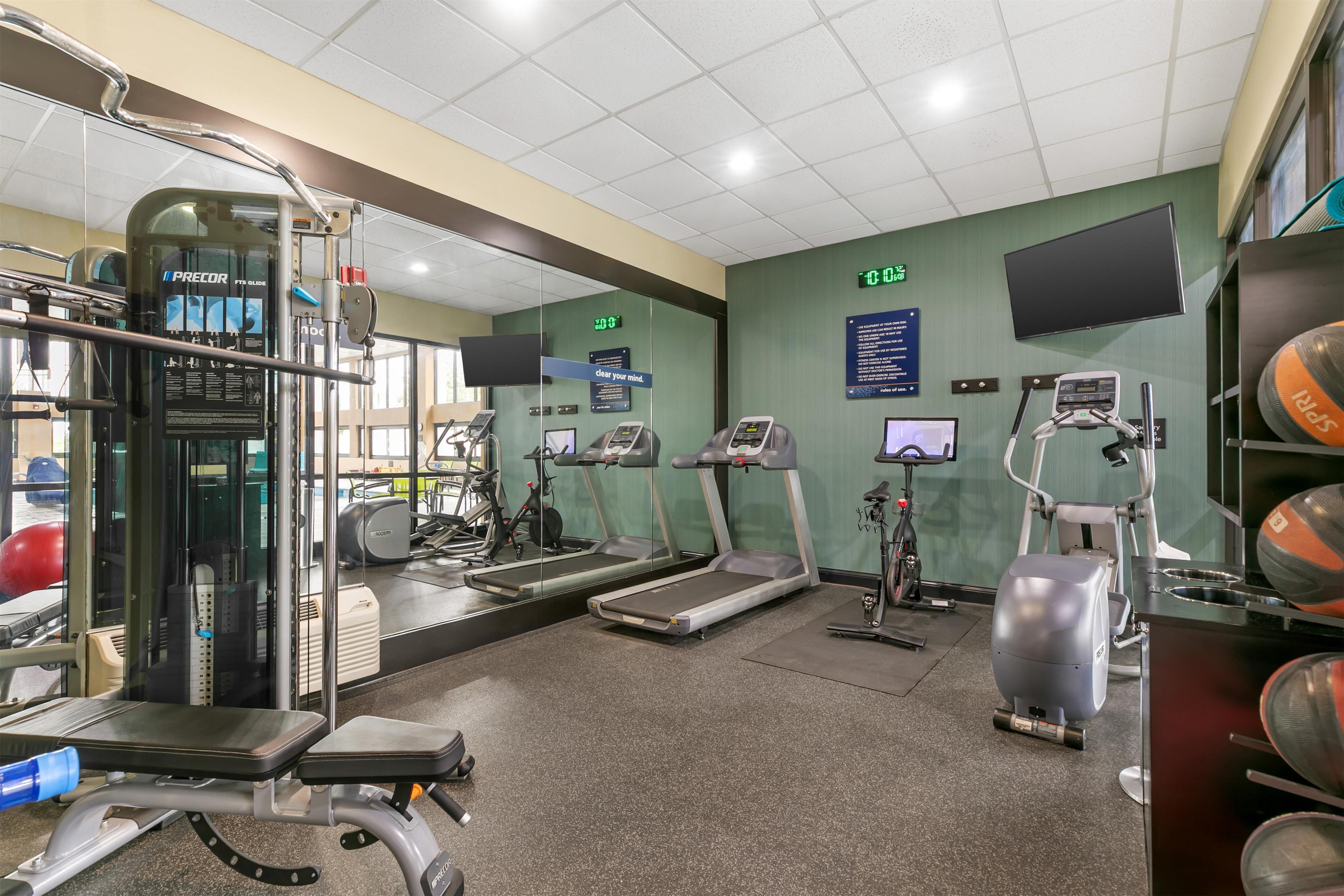 Health club fitness center gym | Hampton Inn Richmond